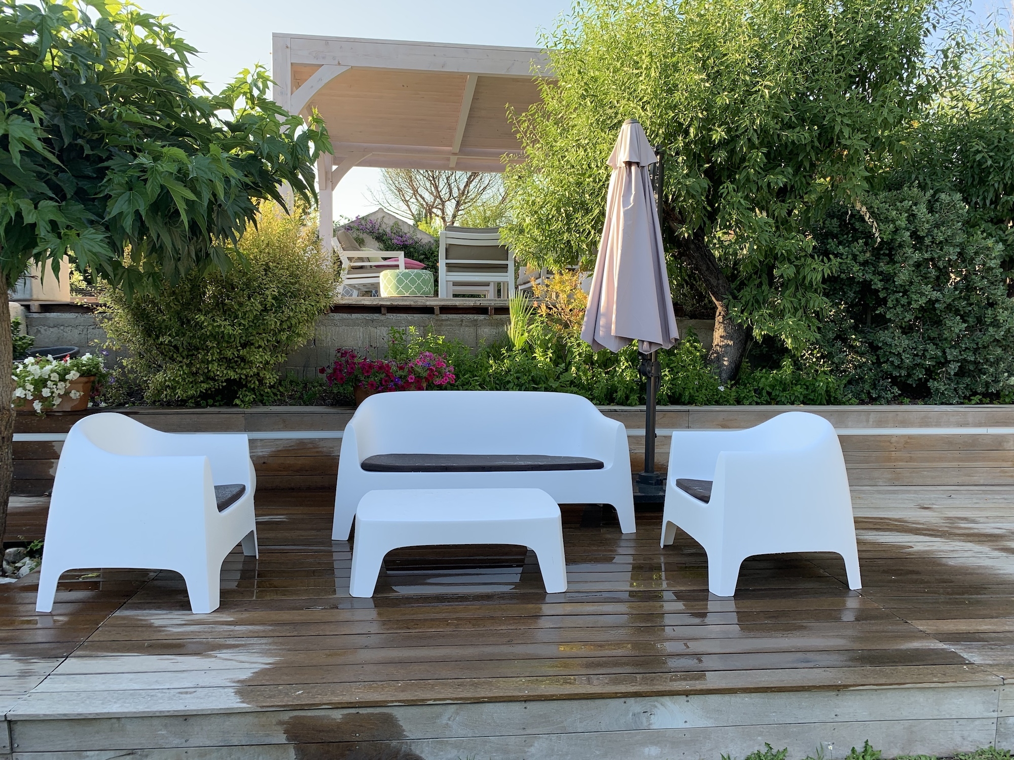 Salon de jardin SOlid en polypropylène par Vondom à Saint-Raphaël