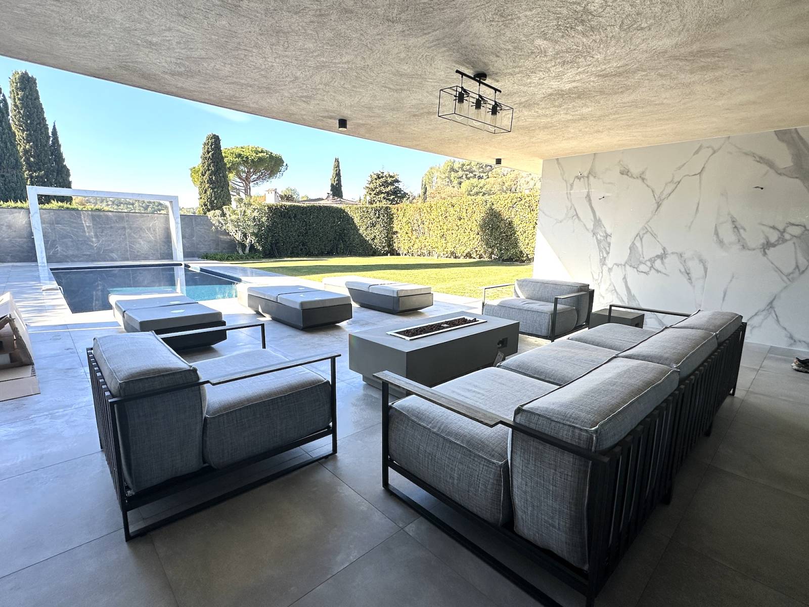 Salon de jardin collection Casilda par Talenti à Antibes