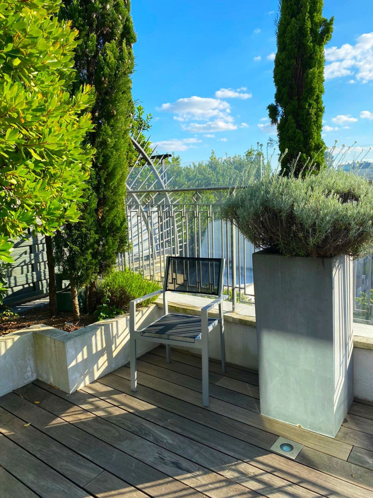 Chaise Janurtz à Neuilly-sur-Seine