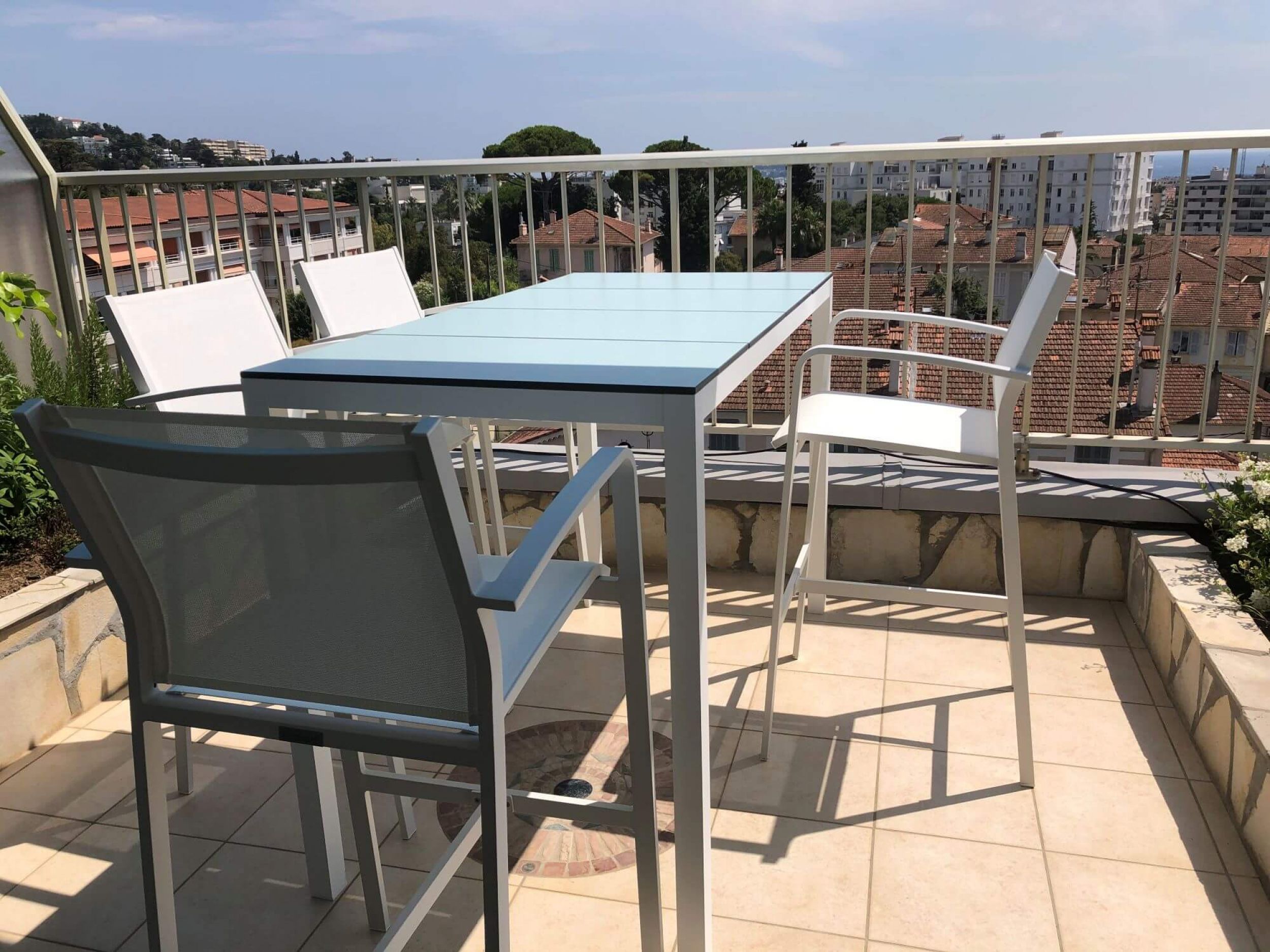 Ensemble de repas Gallis et Ultra à Cannes