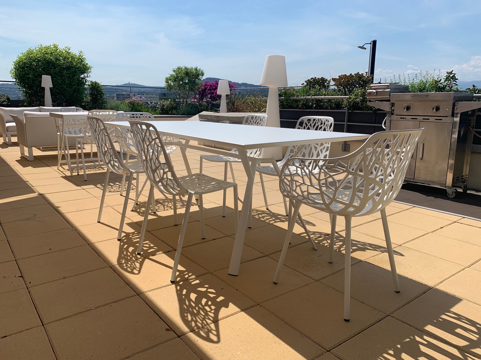 Ensemble de repas de la collection Forest par Fast à Antibes