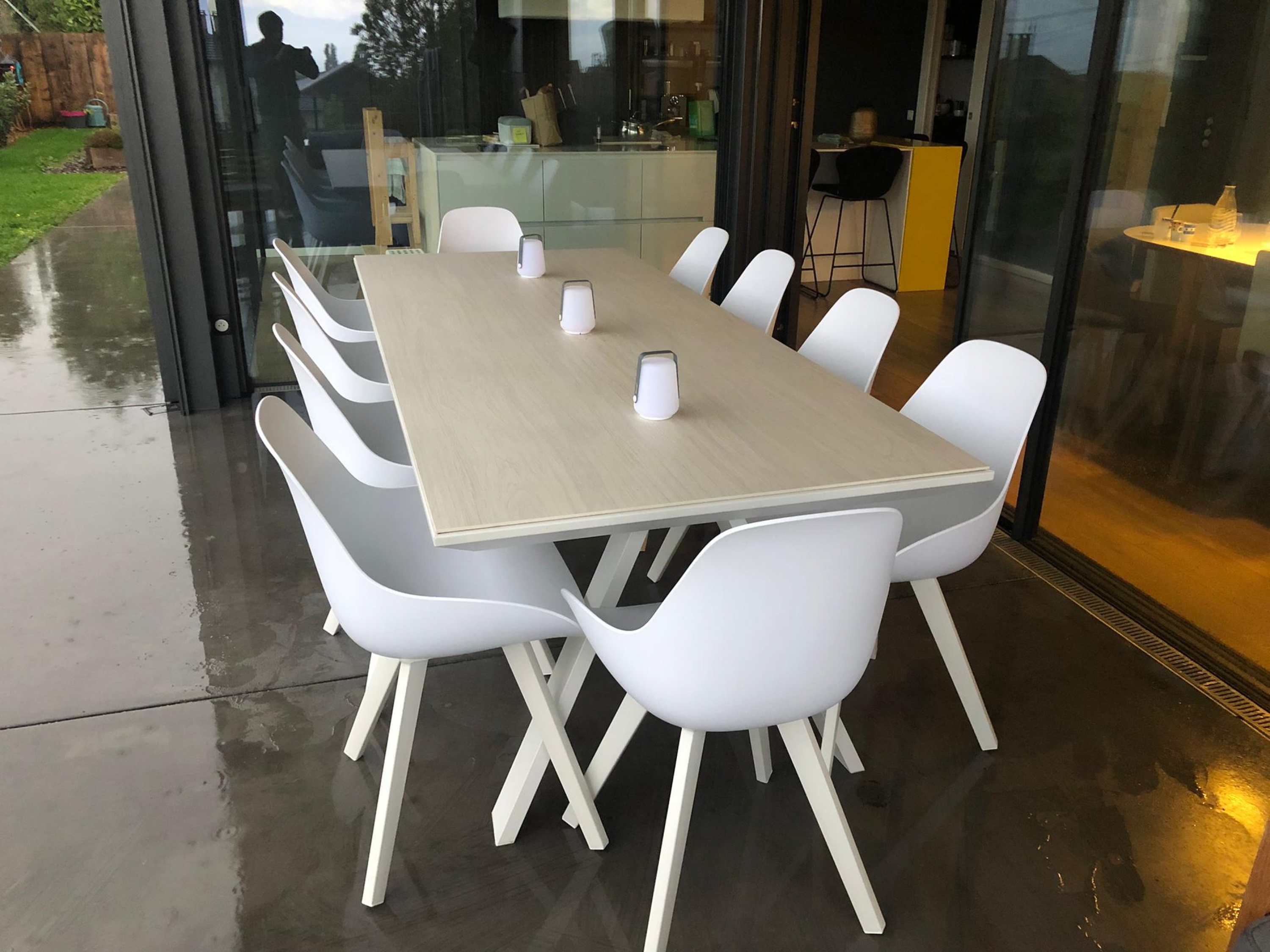 Grande table de repas extensible en aluminium par Mood Design à Nice