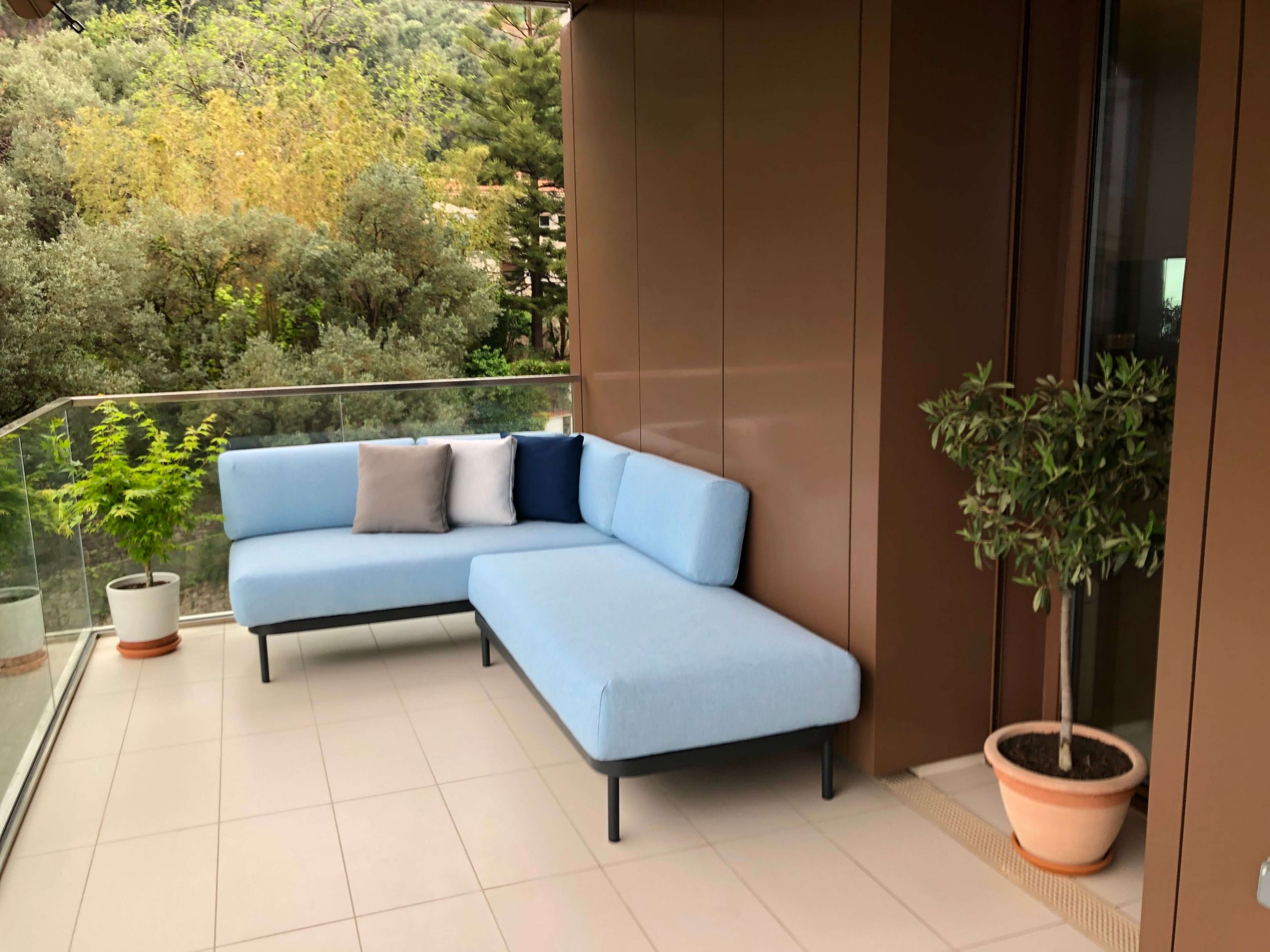 Aménagement d'un coin détente sur une terrasse à Aix