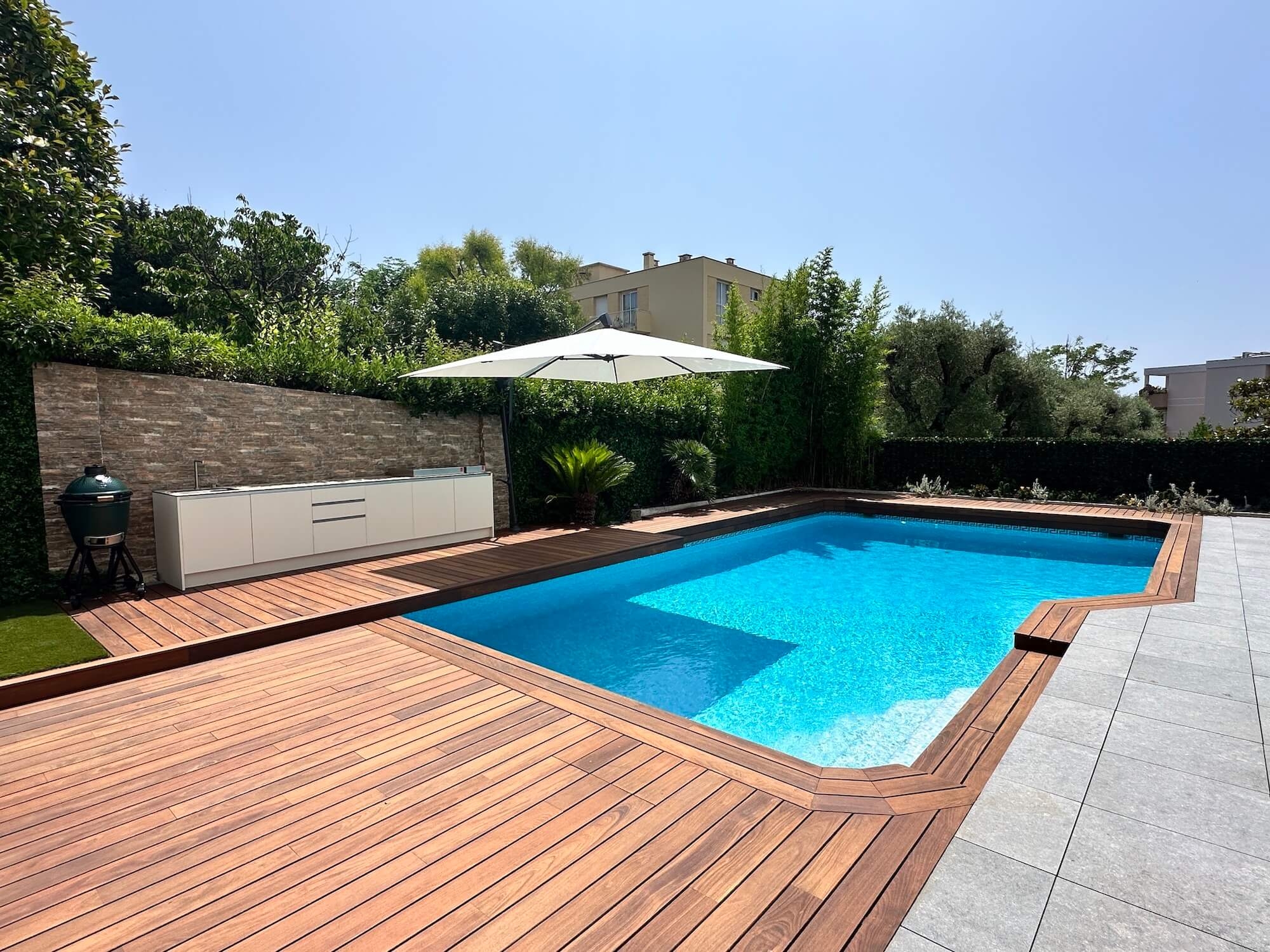 Réalisation de l'extérieur d'une maison avec un biggreenegg sur la Côte d'Azur