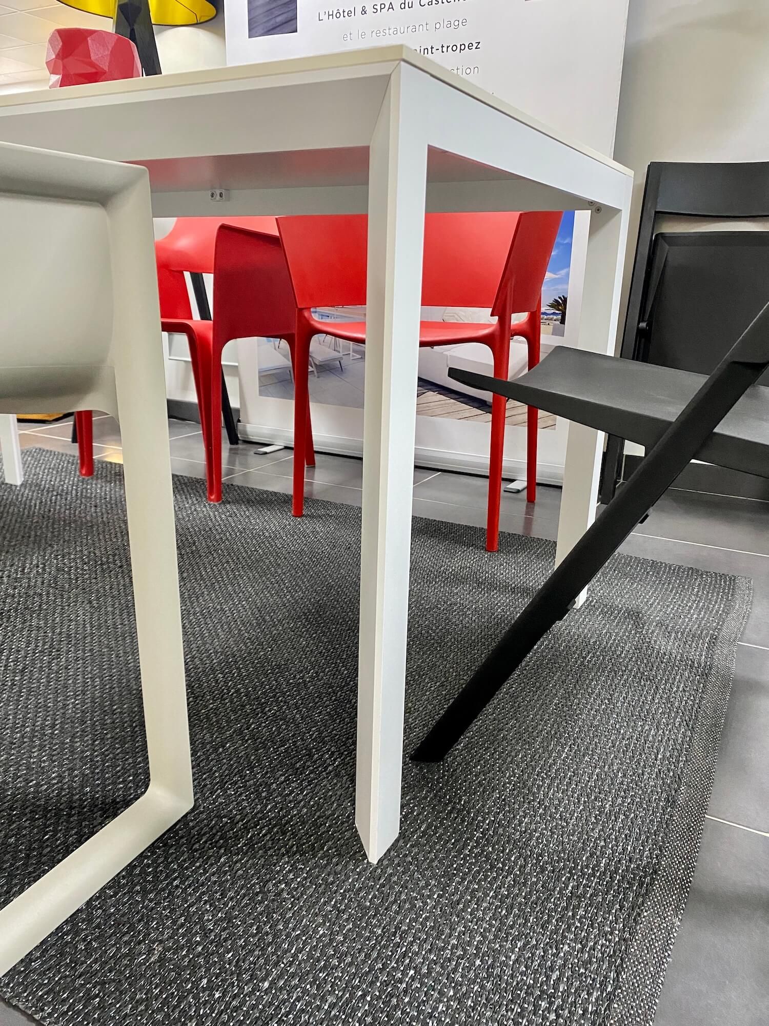 Table en aluminium par Vondom