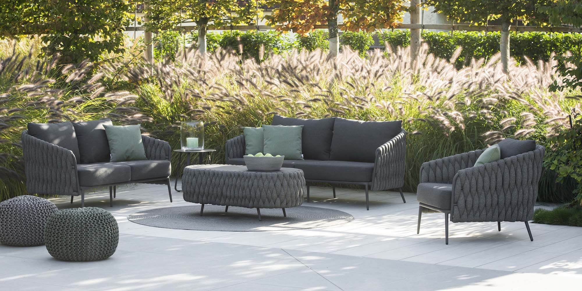 Canapé de jardin design en grosses cordes de la collection Fortuna à Cannes