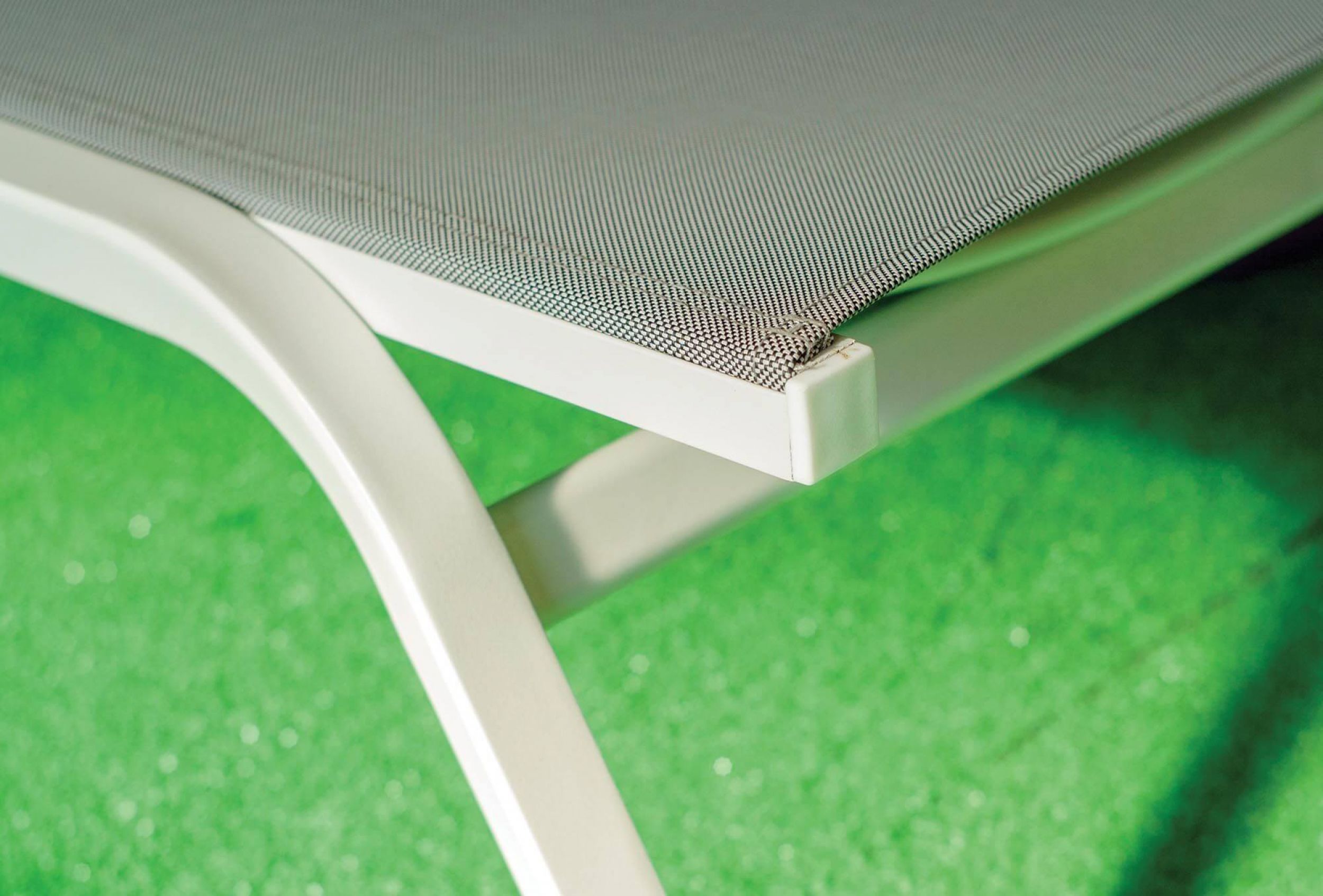 Bain de soleil empilable et réglable en toile PVC collection July par Sélection à Genève