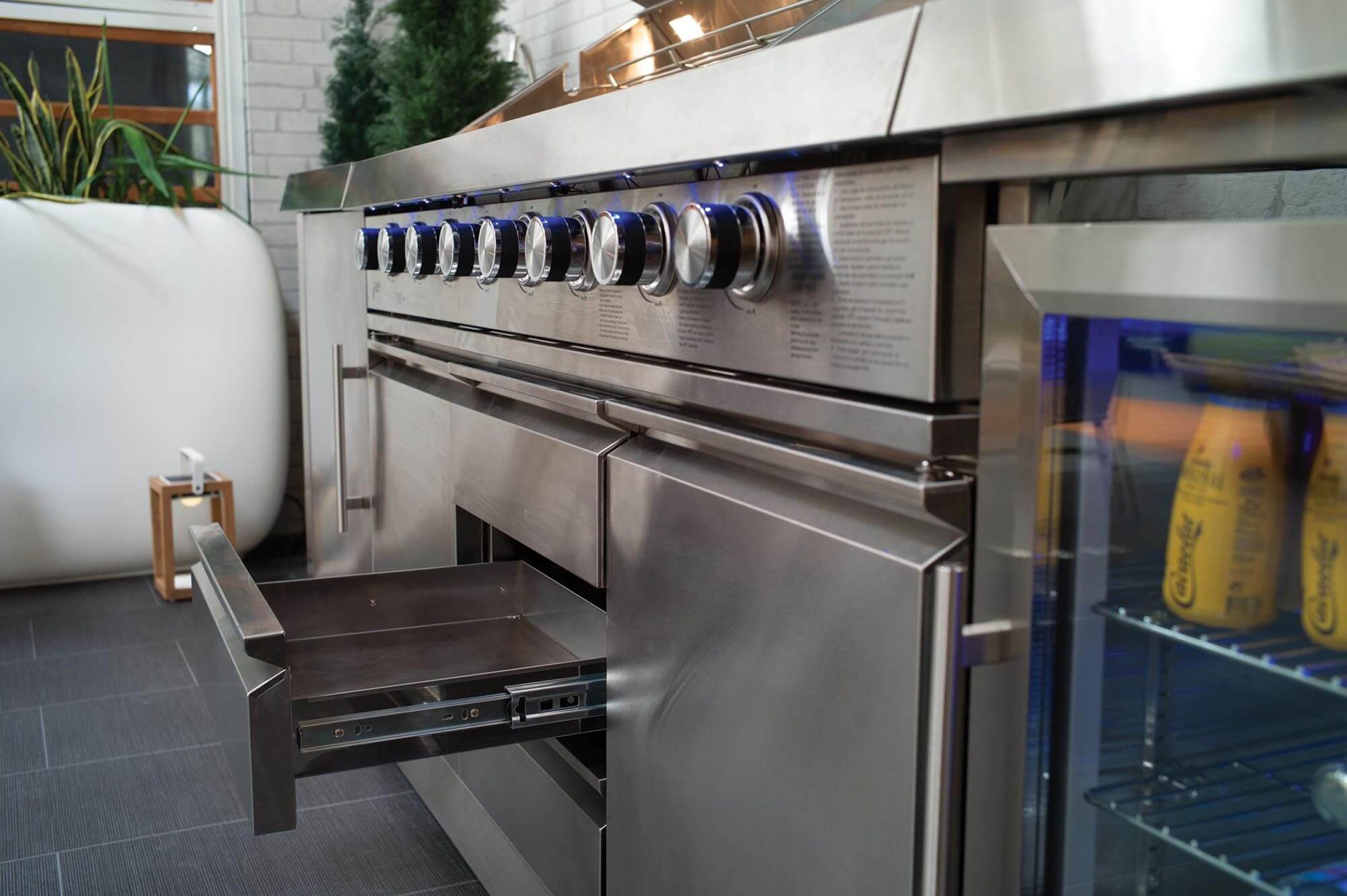 Cuisine fonctionnelle d’extérieur en inox collection Kitchen par Selection à Nantes