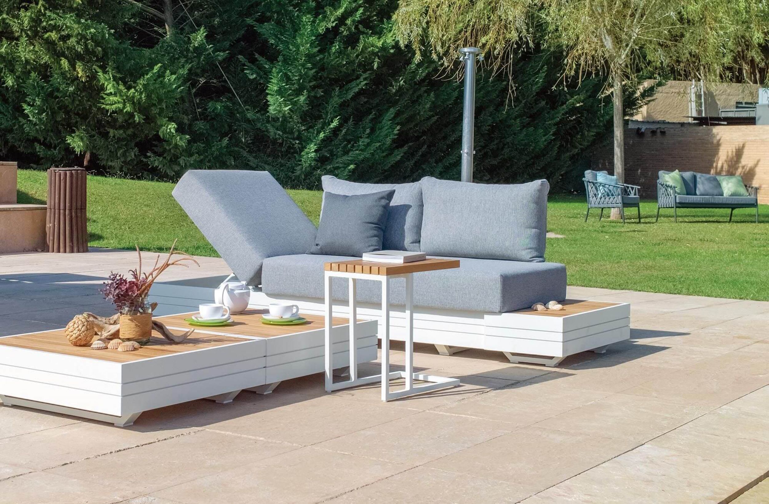 Salon de jardin modulable et moderne collection Largo par Sélection à Biarritz