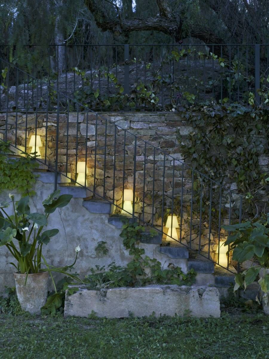 Lampe de table en polyéthylène avec fonction lumineuse collection Lola par New Garden à Marseille