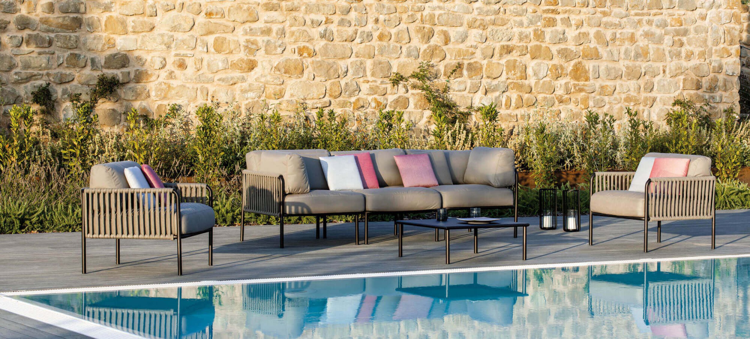 Salon d'extérieur modulable à cordes synthétiques et acier galvanisé collection Key West par Vermobil à Biarritz