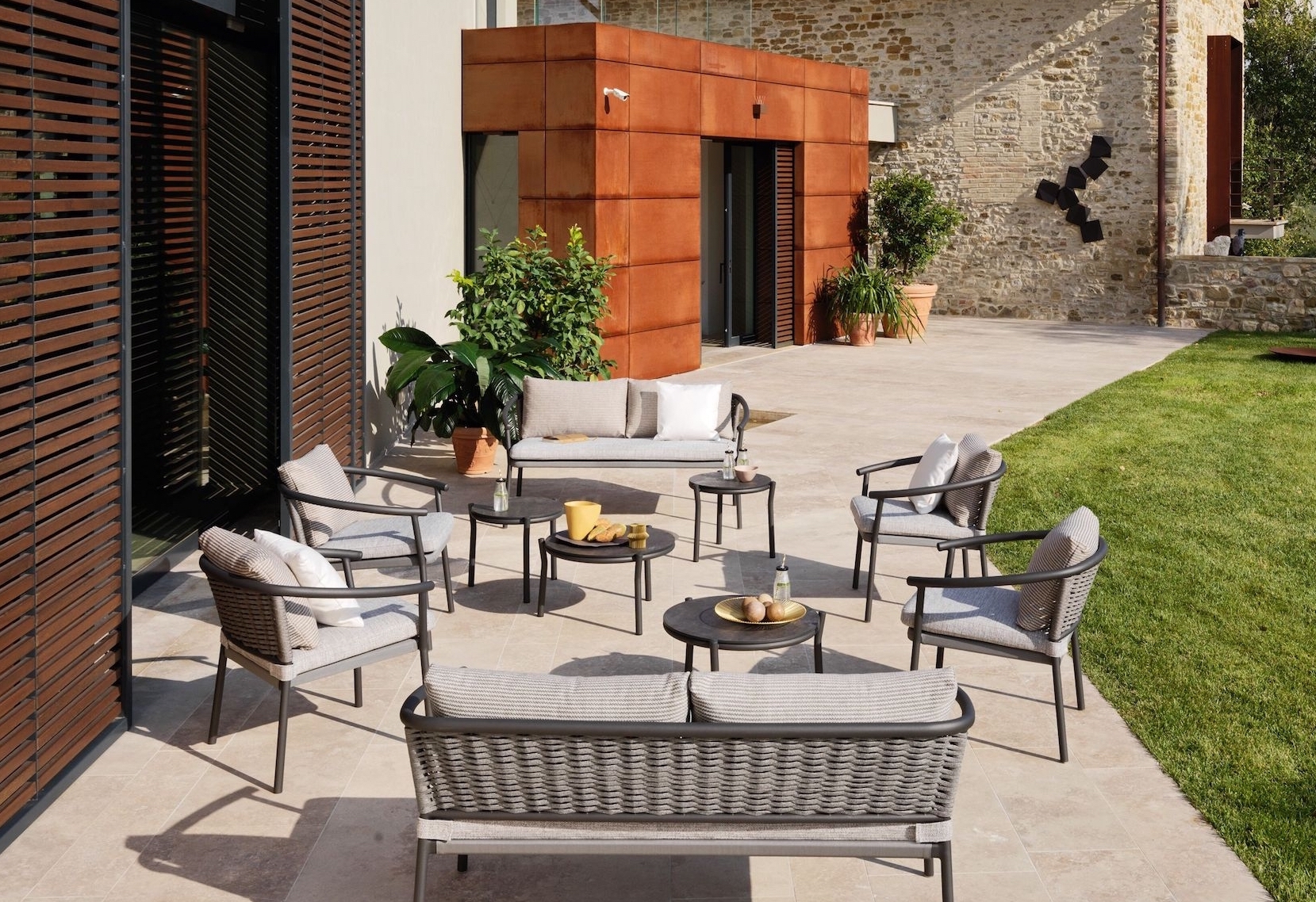 Salon de jardin de la collection Lipari par Roberti à Nice