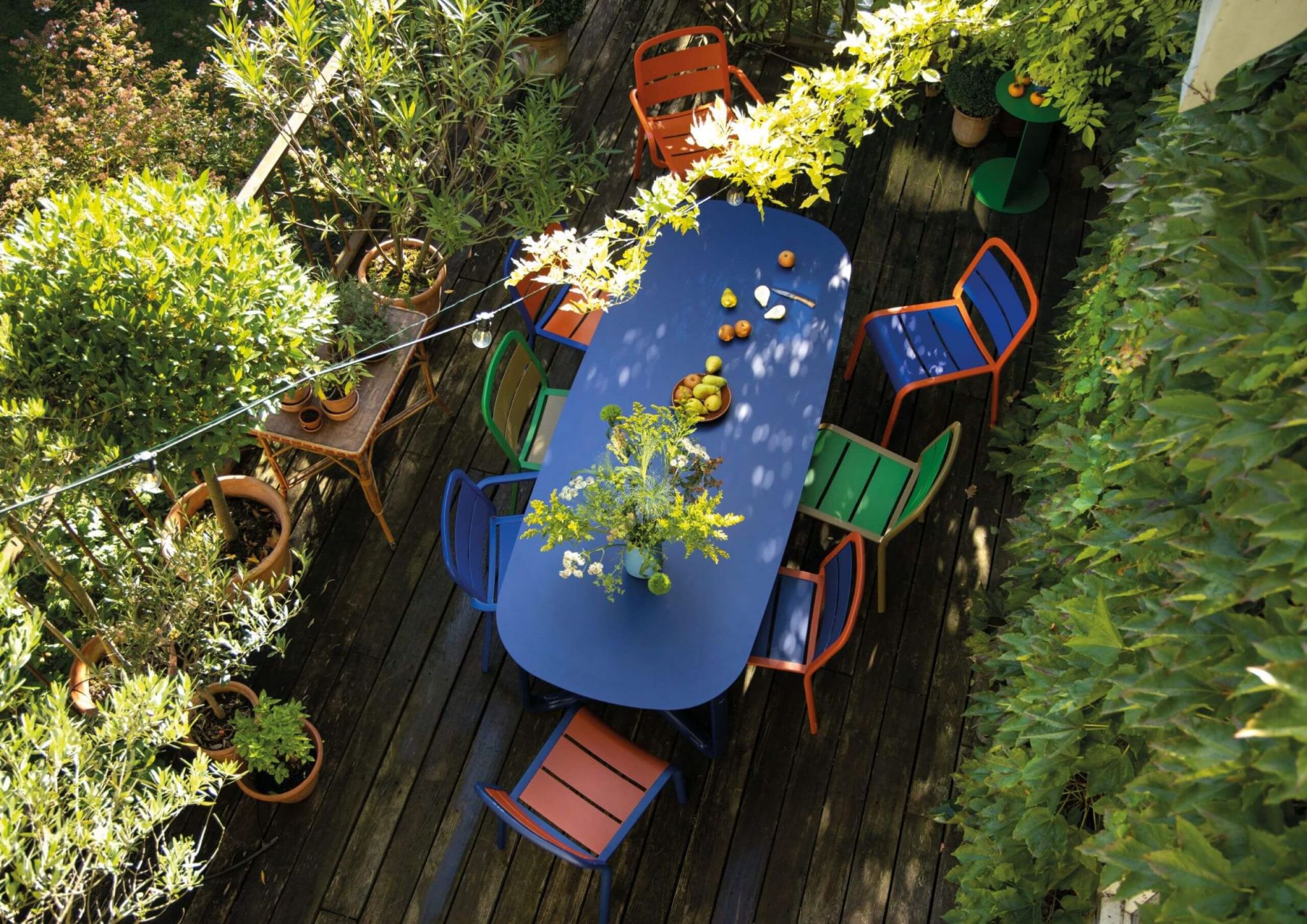Chaise de repas Marumi en aluminium et teck par Ego Paris à Marseille