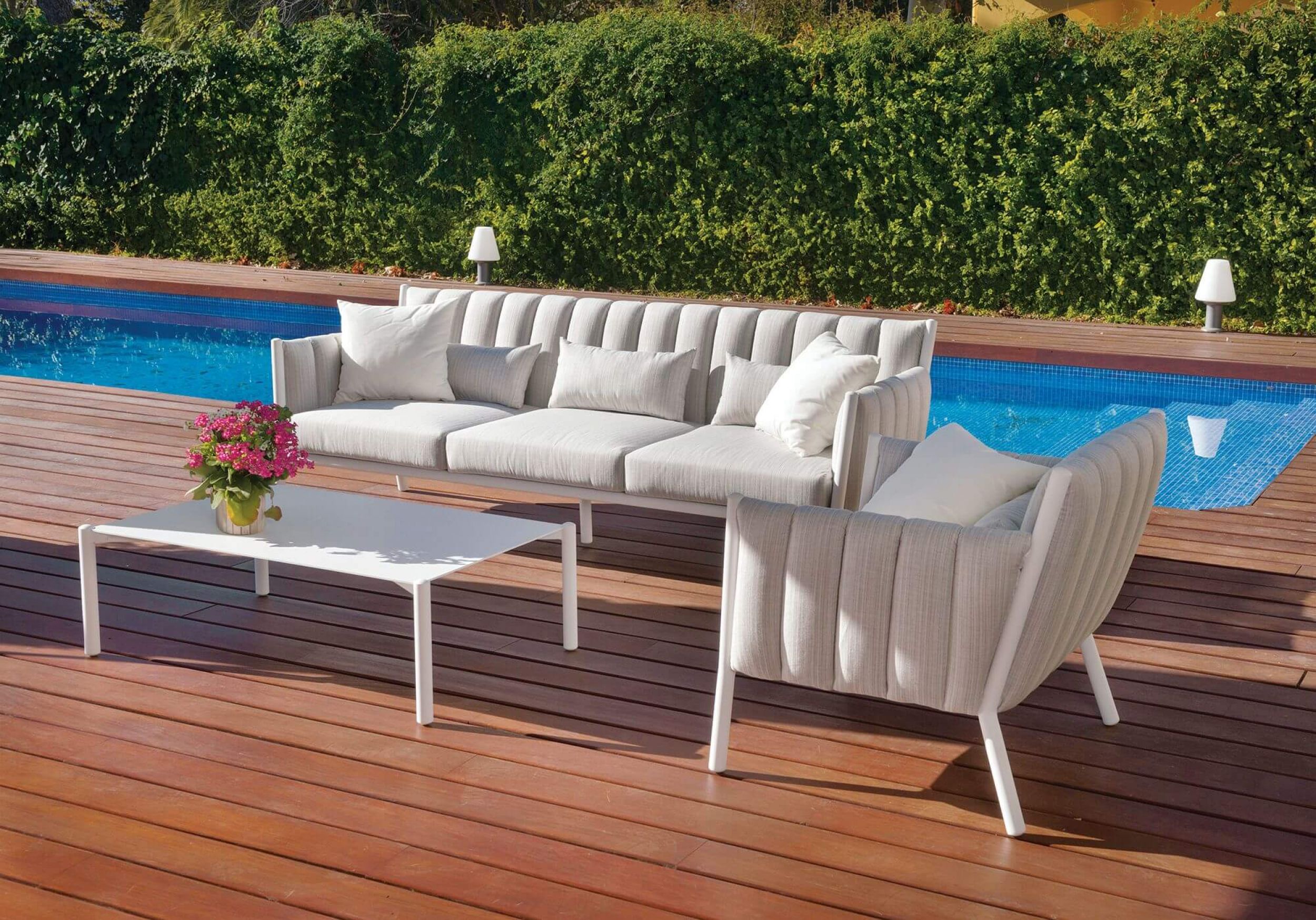 Canapé de jardin confortable collection Morris par Sélection à Paris