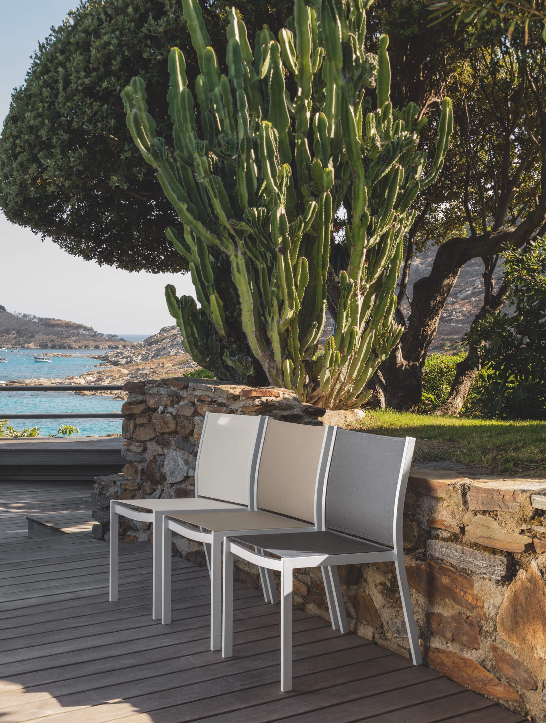 Chaises de jardin en aluminium et toile structure blanche à Frejus