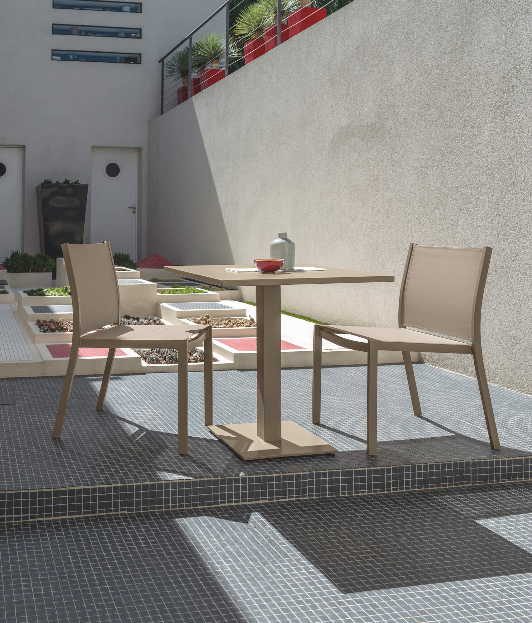 Chaises de jardin pour repas avec table bistrot en aluminium à Cagnes-sur-mer