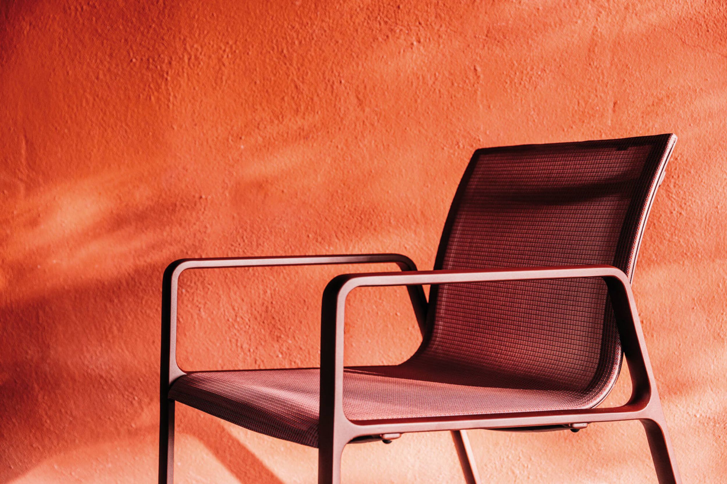 Fauteuil de repas léger et empilable en aluminium thermolaqué collection Park Life par Kettal à Toulon