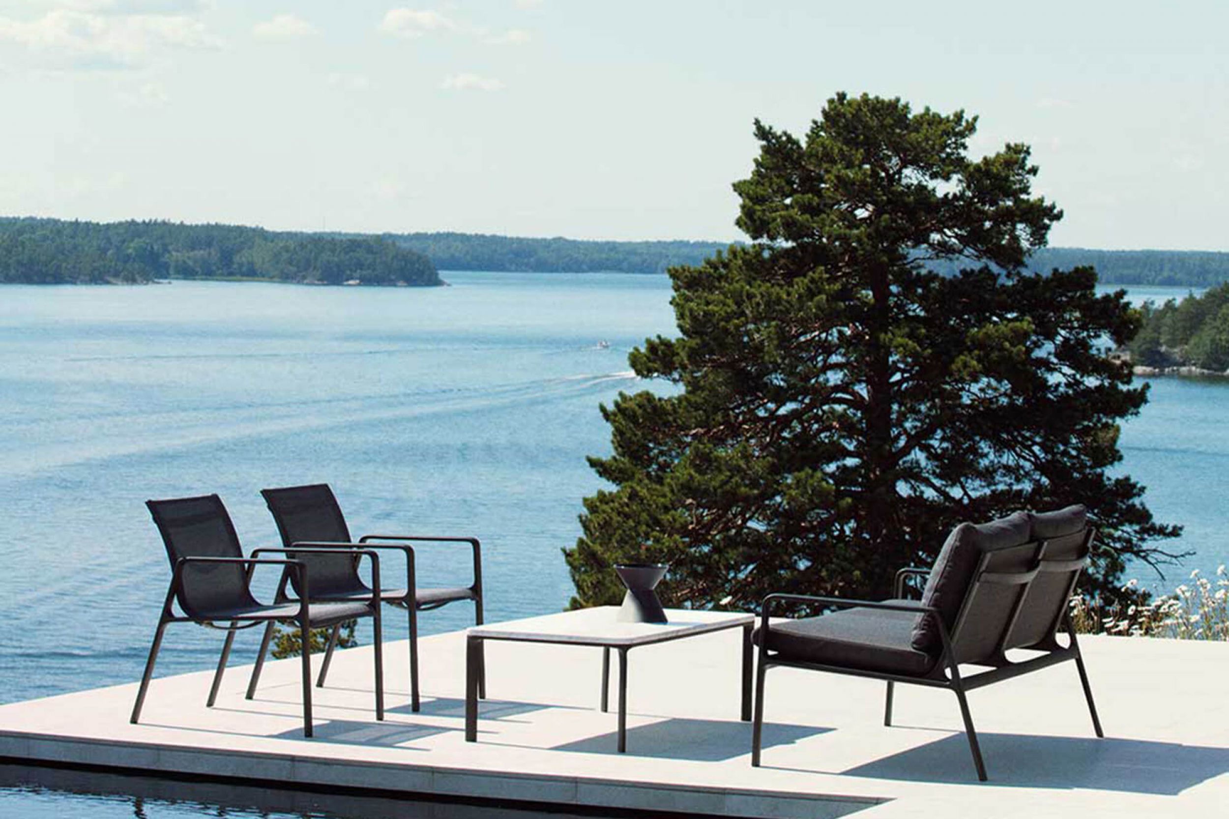 Canapé extérieur 2 ou 3 places léger en aluminium thermolaqué collection Park Life par Kettal à Bonifacio