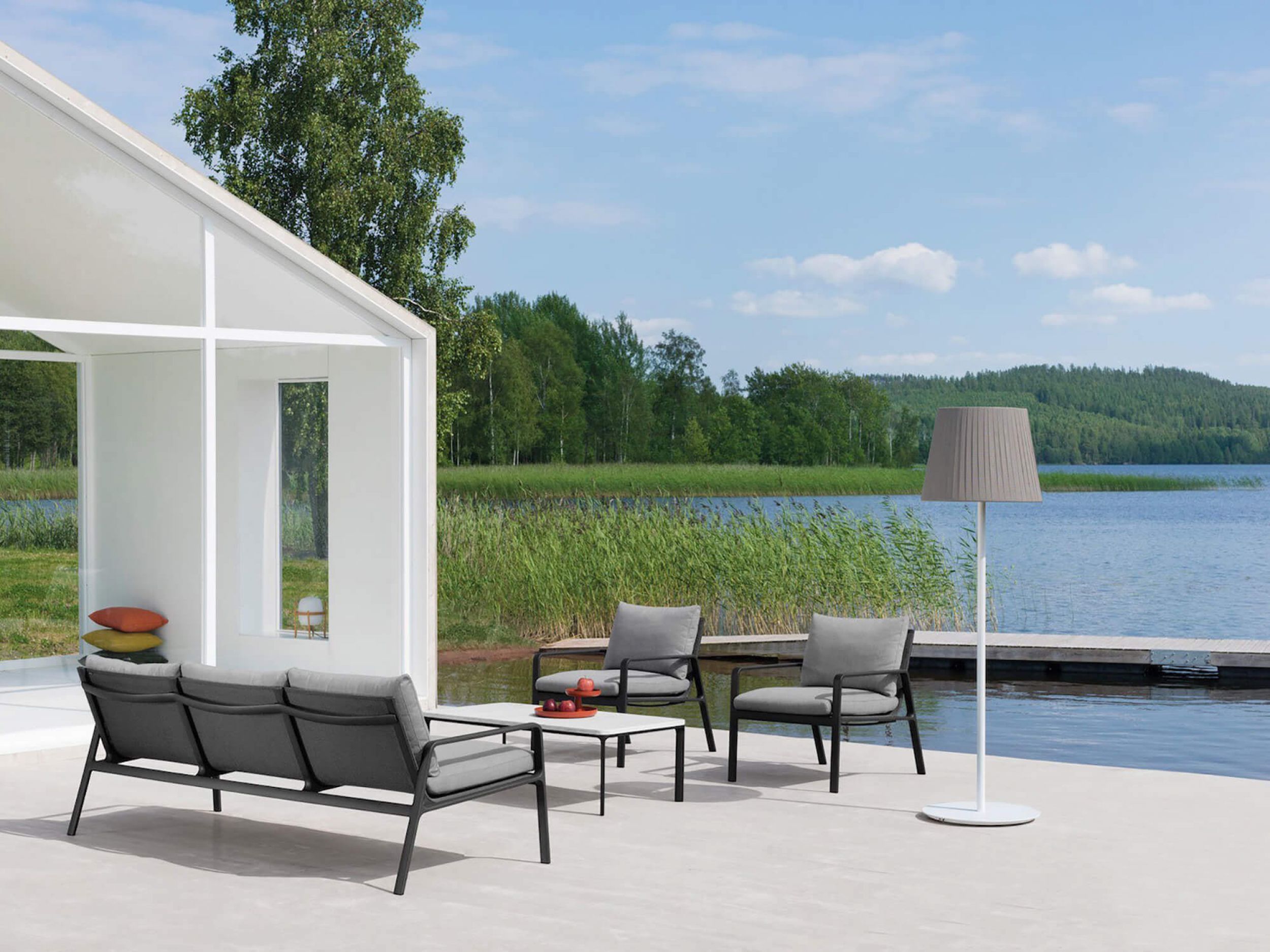 Canapé extérieur 2 ou 3 places léger en aluminium thermolaqué collection Park Life par Kettal à Toulon