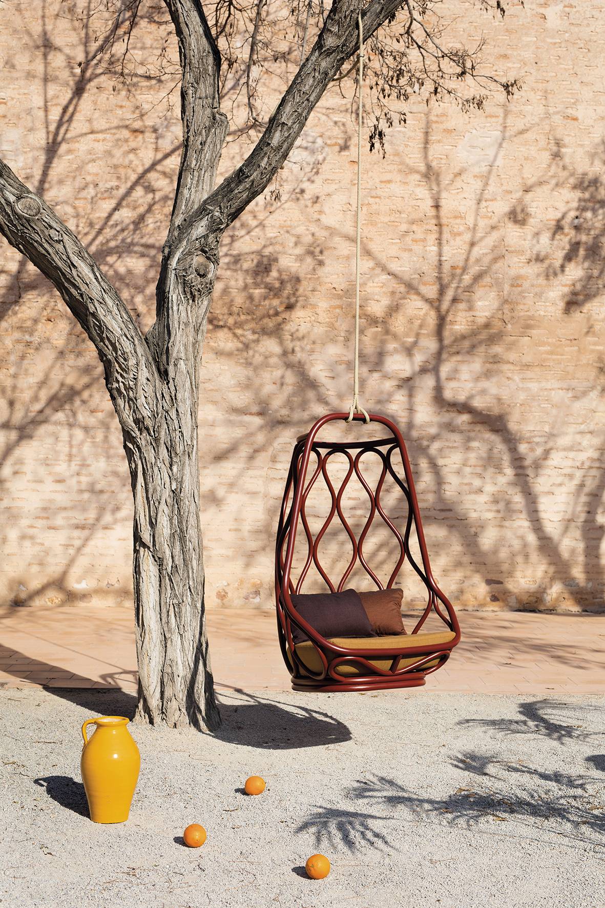 Fauteuil suspendu confortable moderne, design et iconique, collection Nautica par EXPORMIM à Monaco 