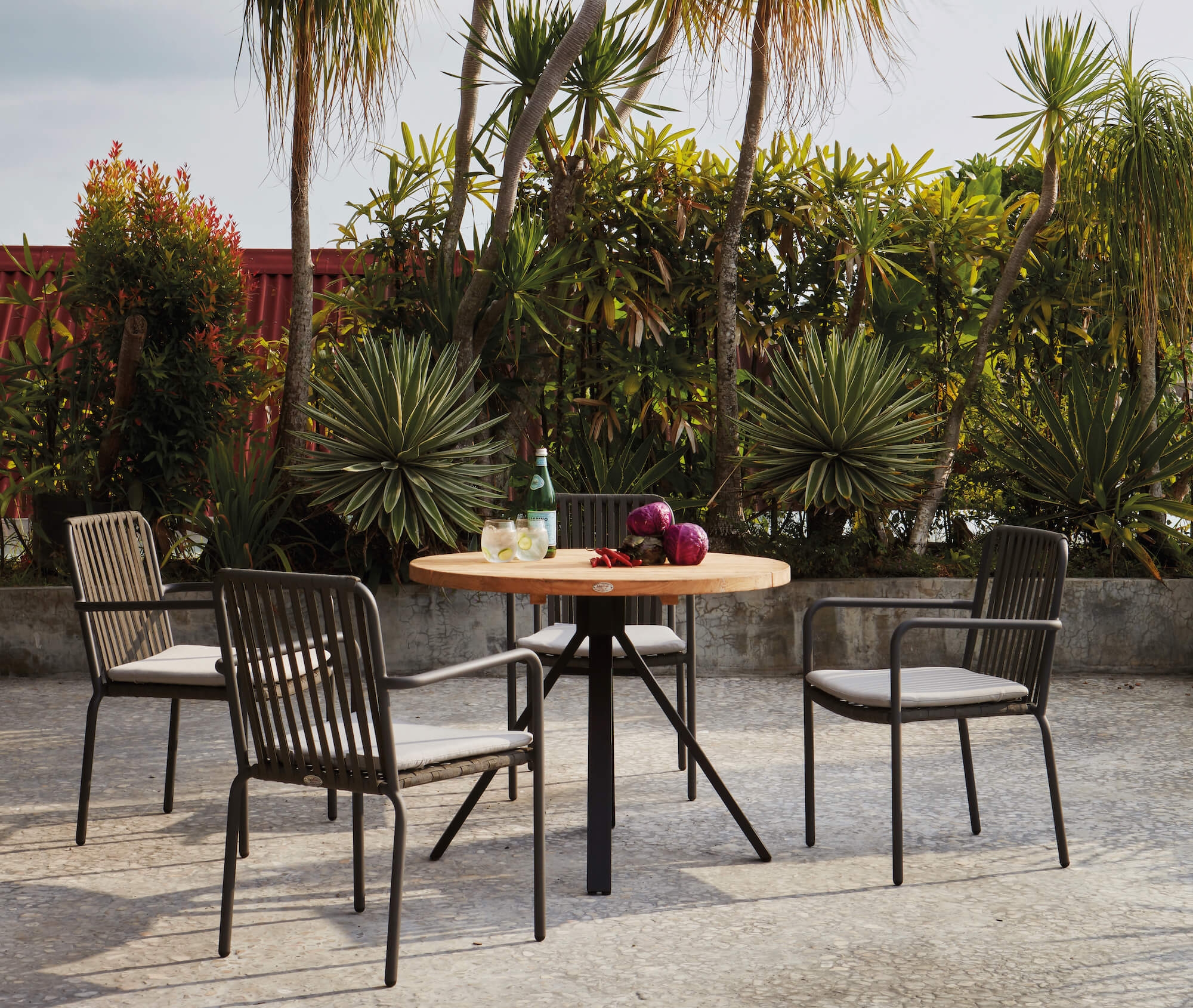 Chaise de repas pour extérieur en aluminium et cordes collection Trinity par Skyline à Nice