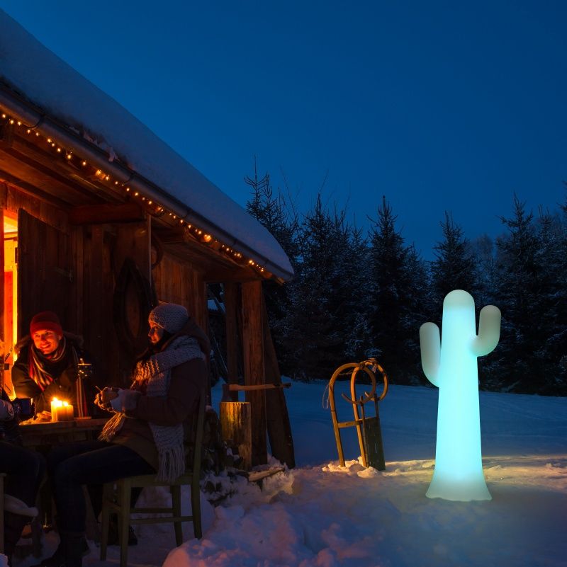 Lampe sur pieds cactus en polyéthylène collection Pancho par New Garden à Paris