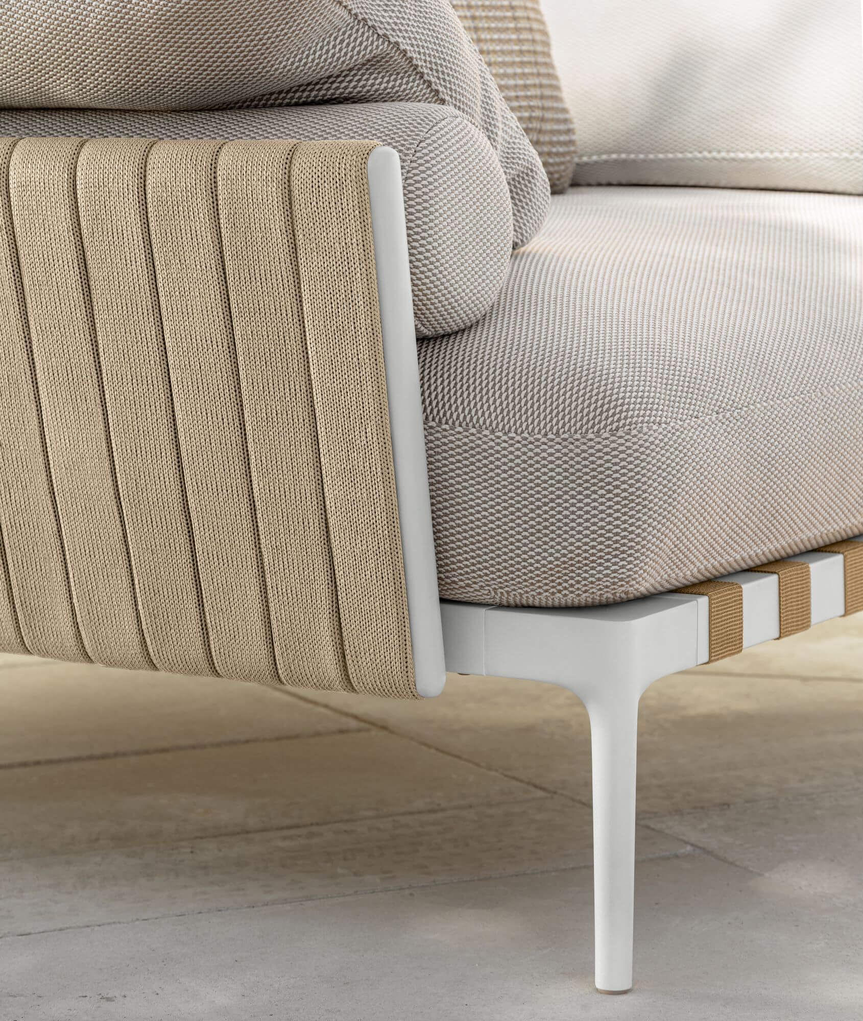 Zoom sur finitions du fauteuil d'extérieur, collection Salinas par TALENTI à Toulouse