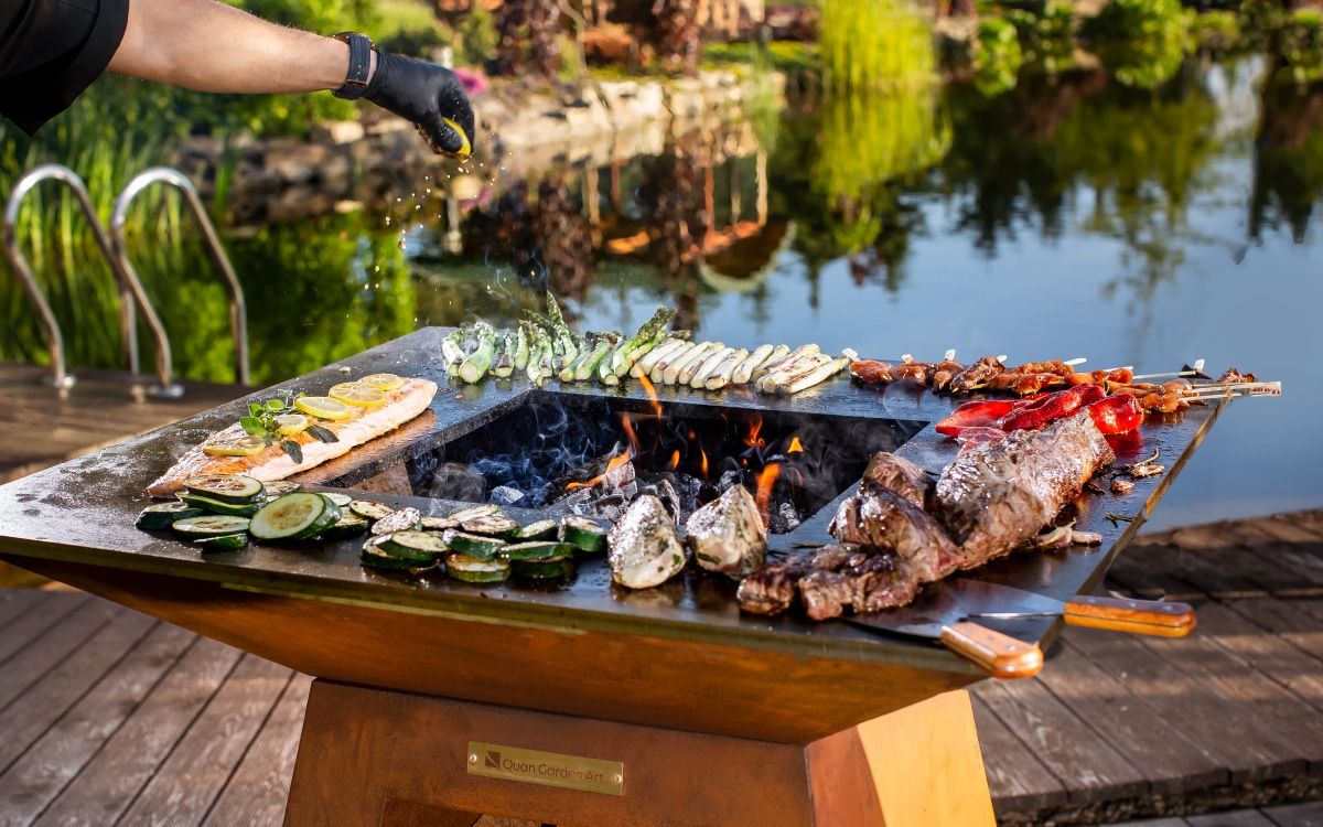 Zoom sur la plaque de cuisson plancha du braséro de Quan Garden à Marseille