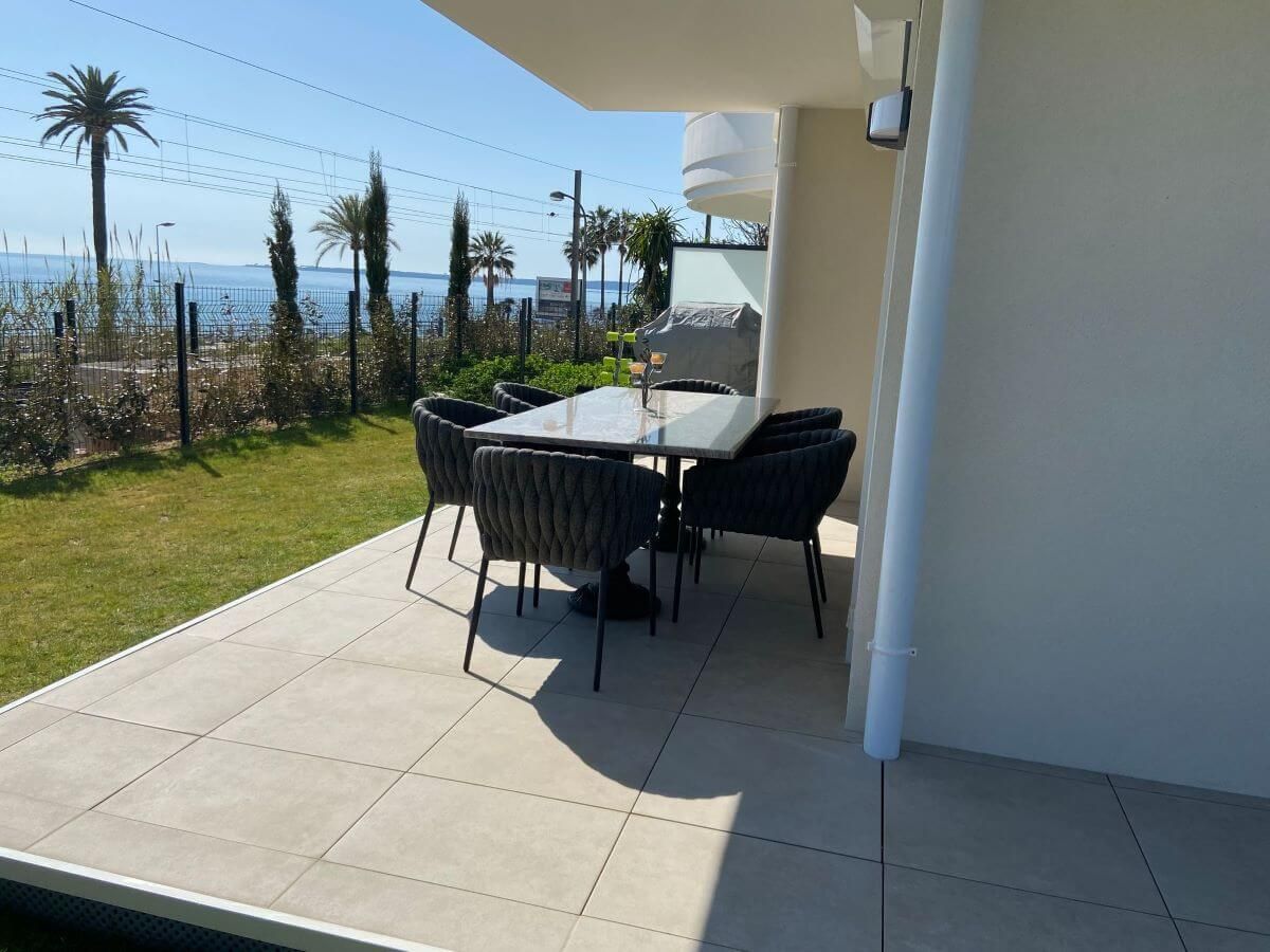 Réalisation Golfe Juan avec chaises Fortuna Socks tressée à Lyon