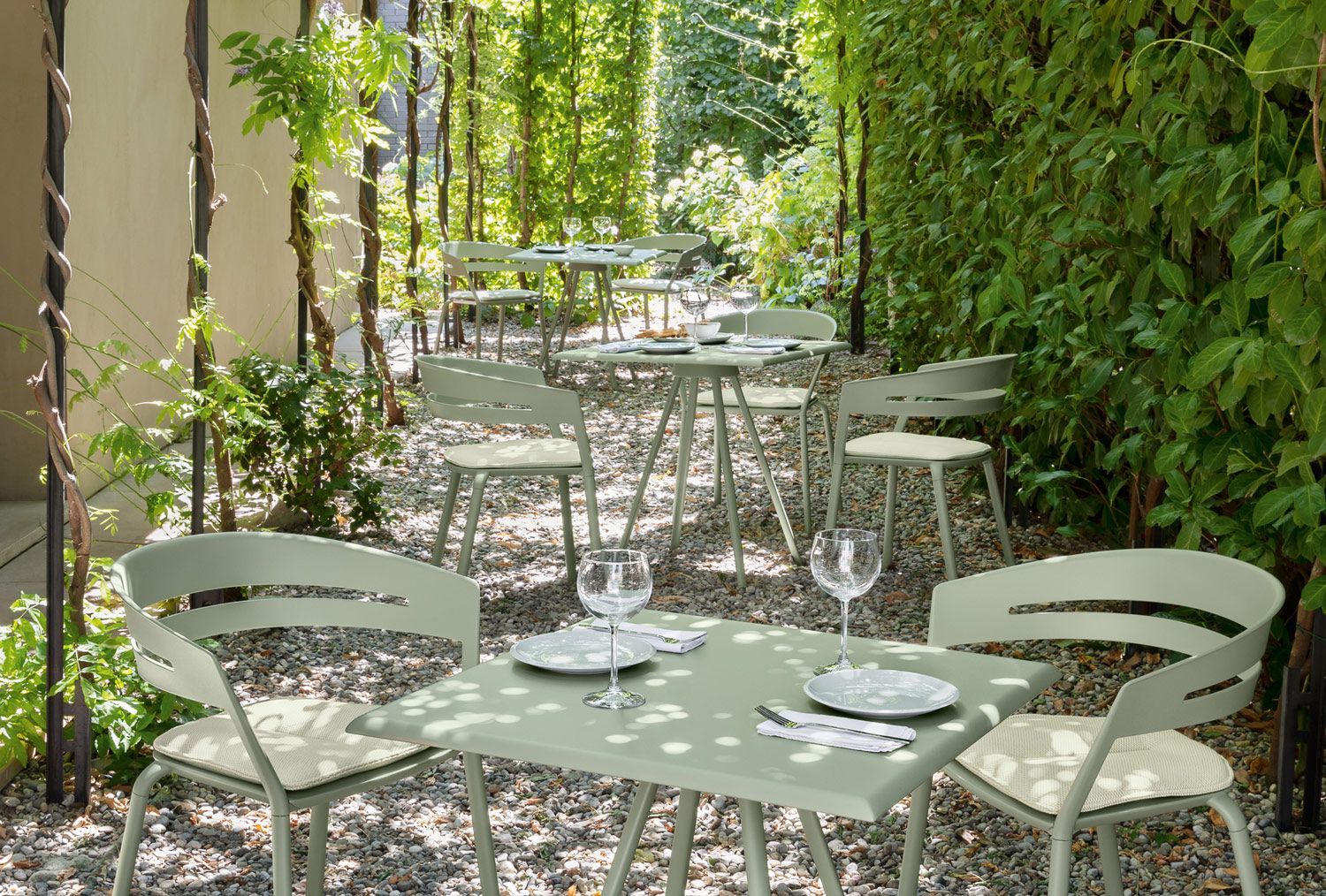 chaise de repas de la collection Ria vert pâle à Paris