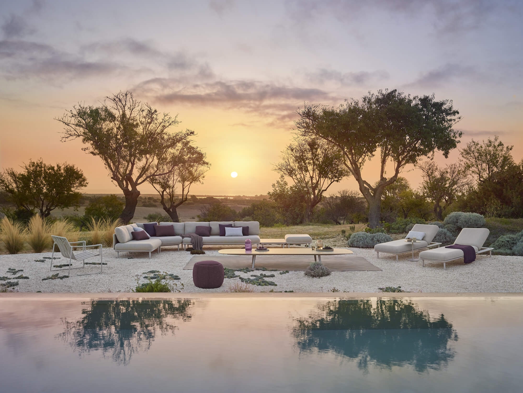 Bain de soleil confortable inclinable collection Styletto par Royal Botania à Cassis