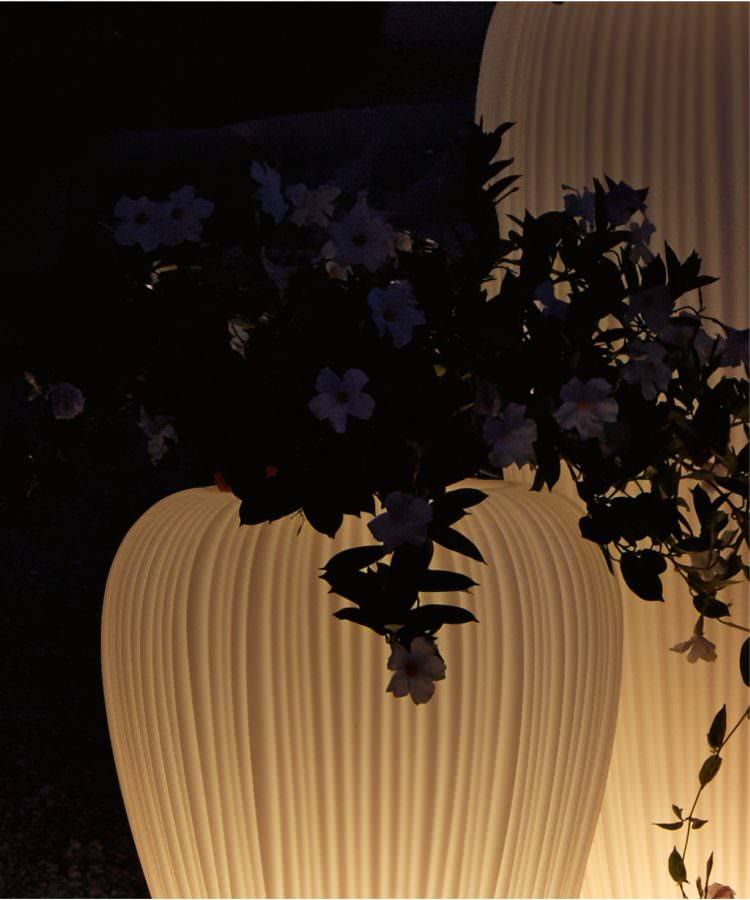 Pots de fleur lumineux, collection Skin à Antibes