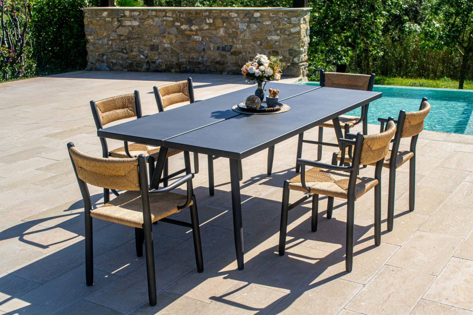 Effet rotin naturel du fauteuil de repas collection Stipa par SELECTION à Cagnes-sur-Mer