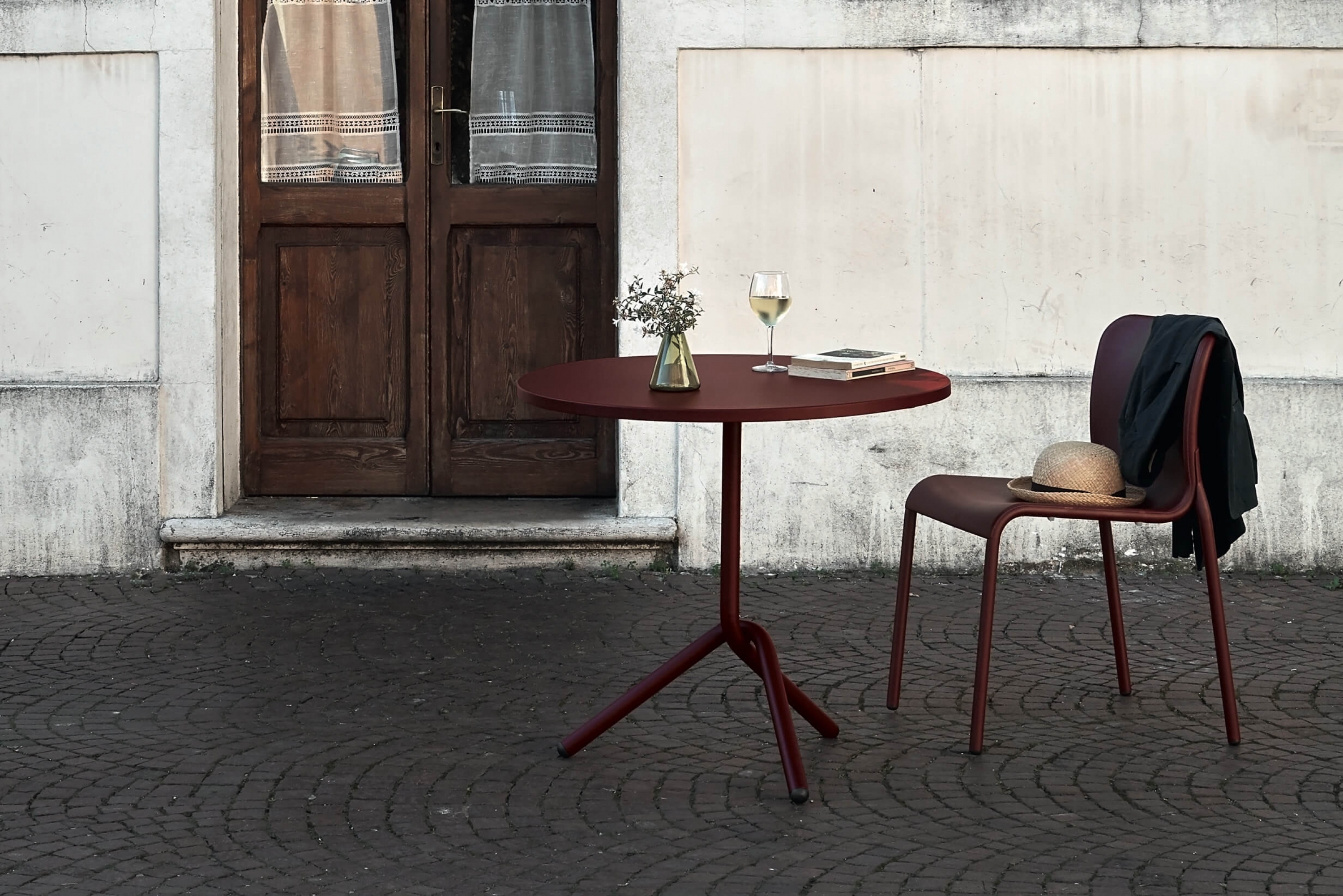 Table ronde de jardin design par Colos à Toulon