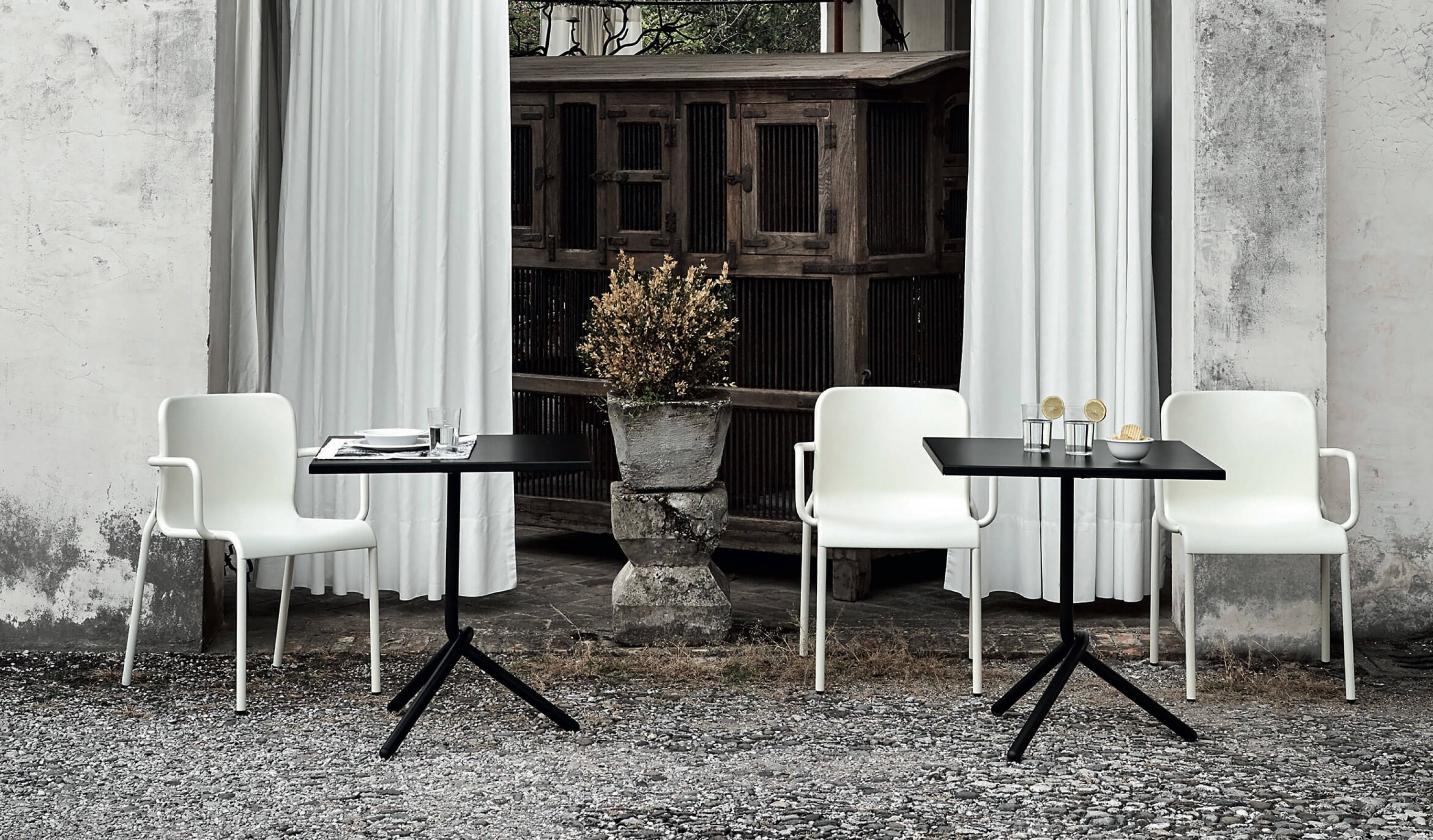 Table bistrot pour extérieur carré par colos à Nice