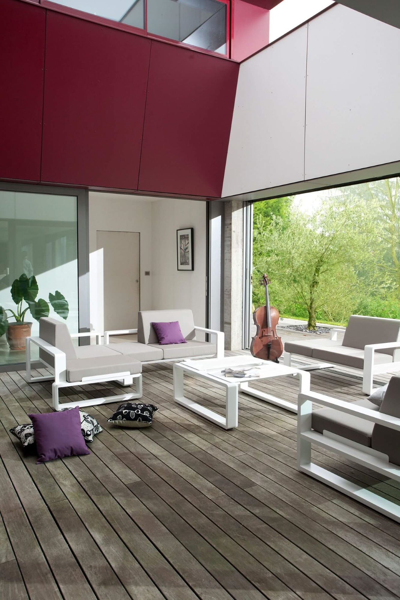 Table basse d'extérieur contemporaine et design collection Kama par Ego Paris à Nantes