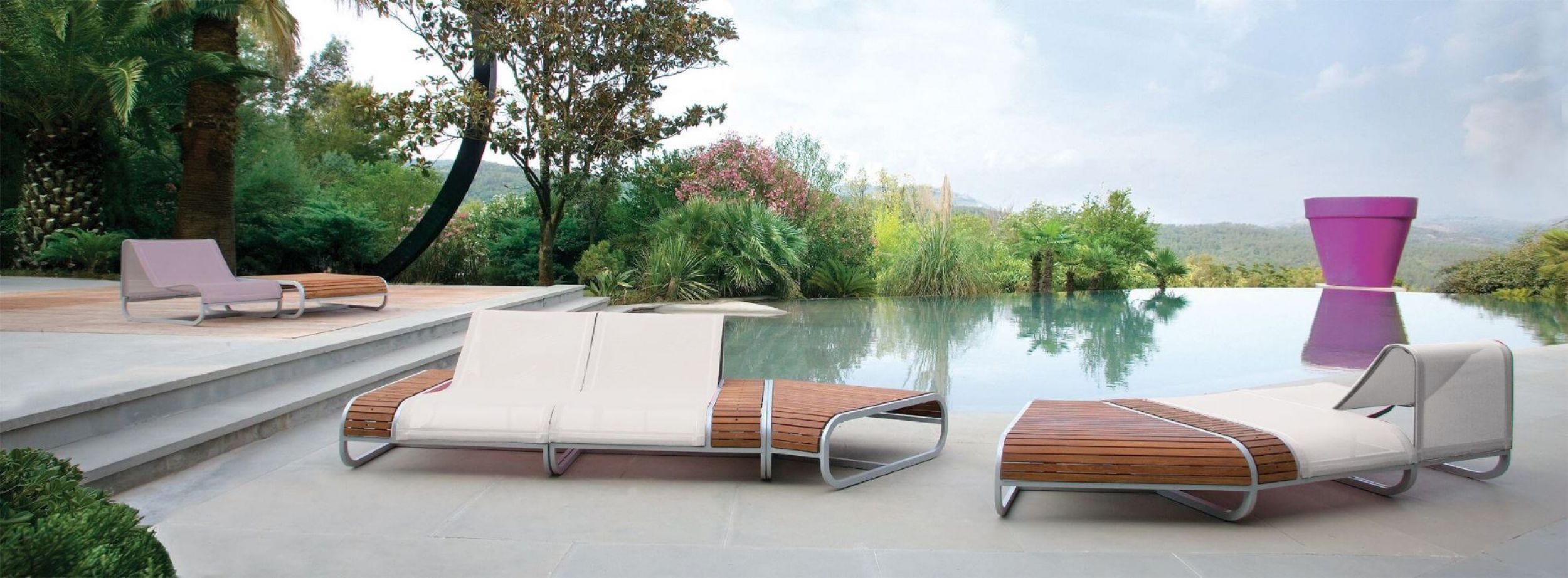 Transat en aluminium thermo laqué collection Tandem par Ego Paris à Biarritz