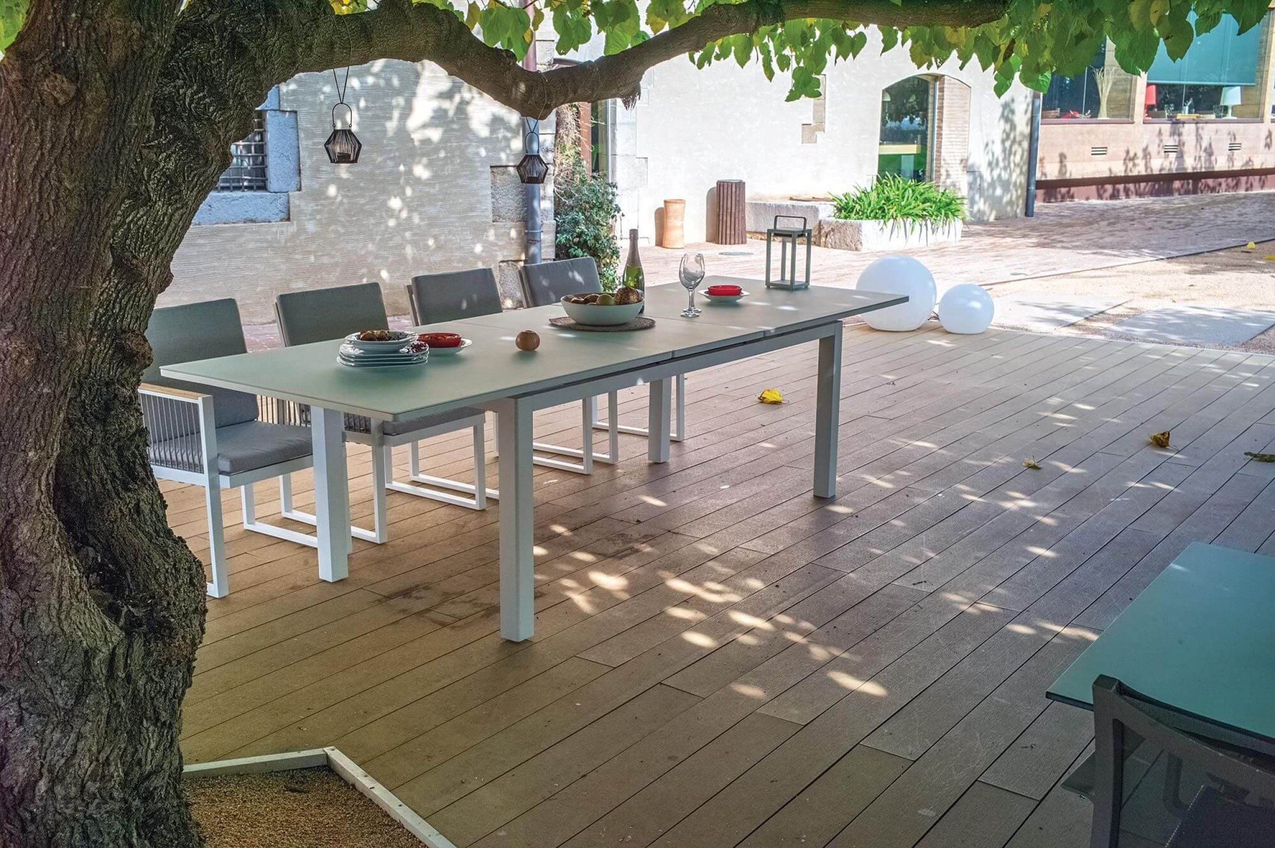 Table de repas extensible en aluminium collection Thor par Tresi à Biarritz