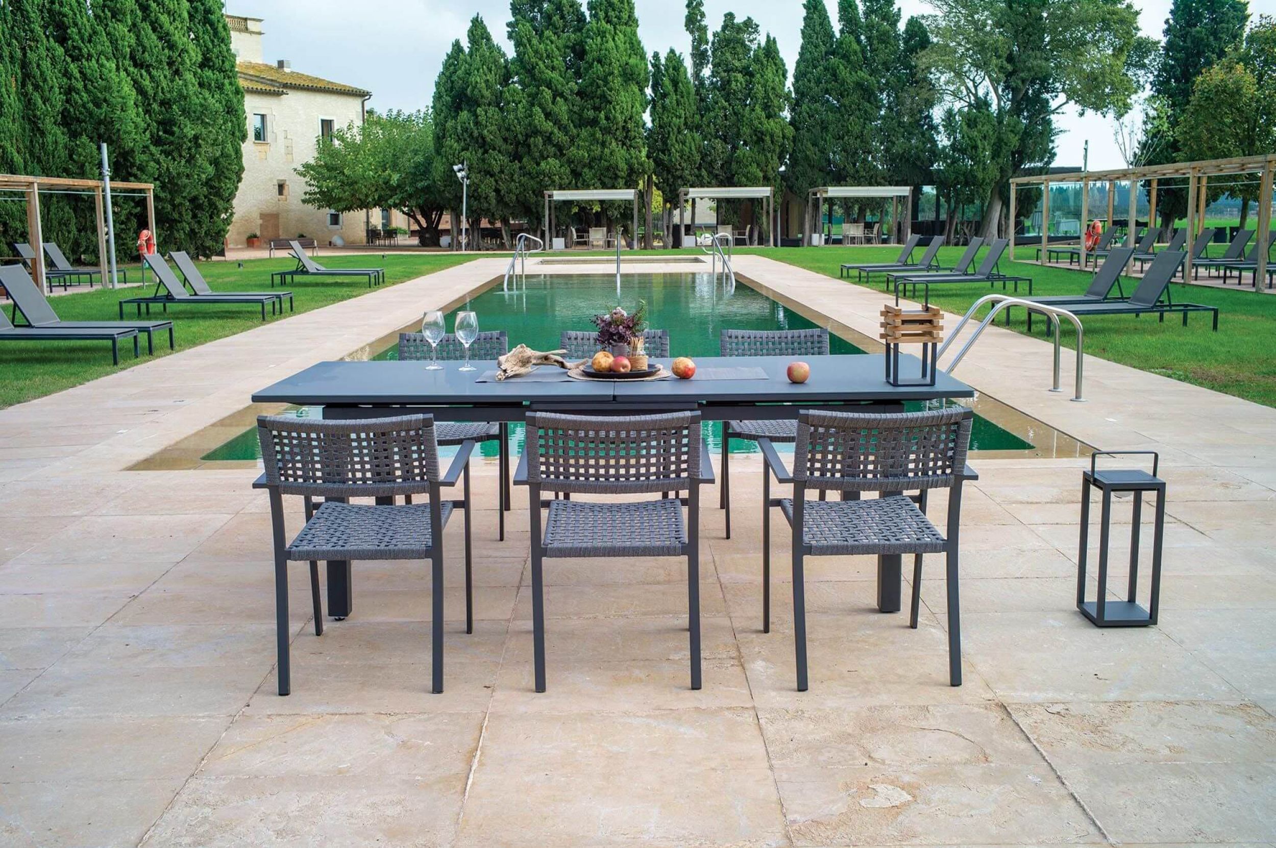 Table de repas extensible en aluminium collection Thor par Tresi à Marseille