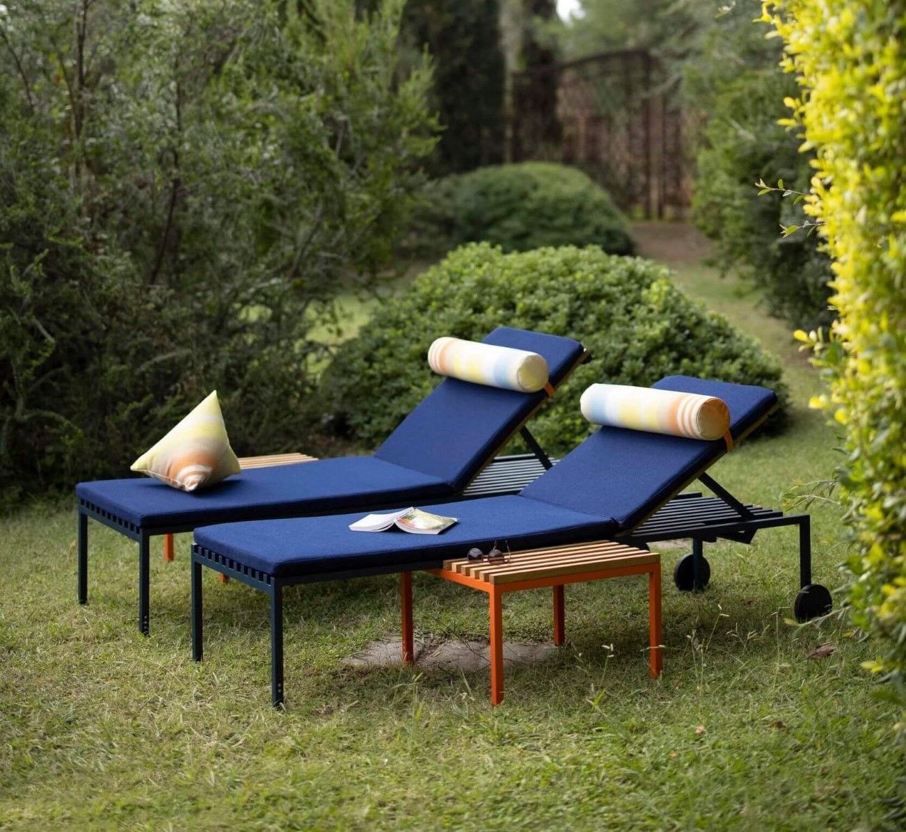 Bain de soleil design avec matelas collection Sutra par Ego Paris à Biarritz