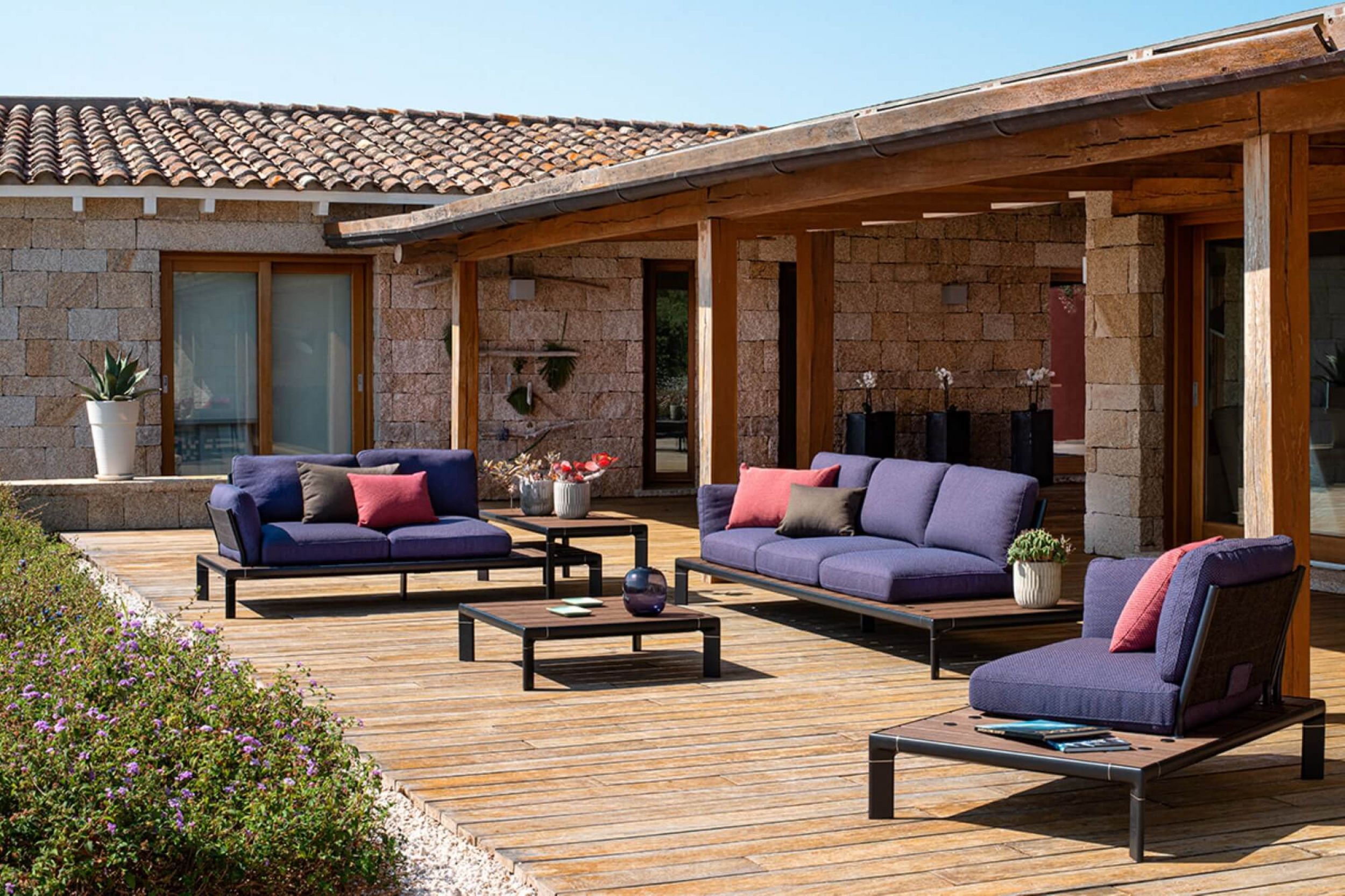 Salon de jardin en aluminium vernis collection Tami par Emu à Toulouse