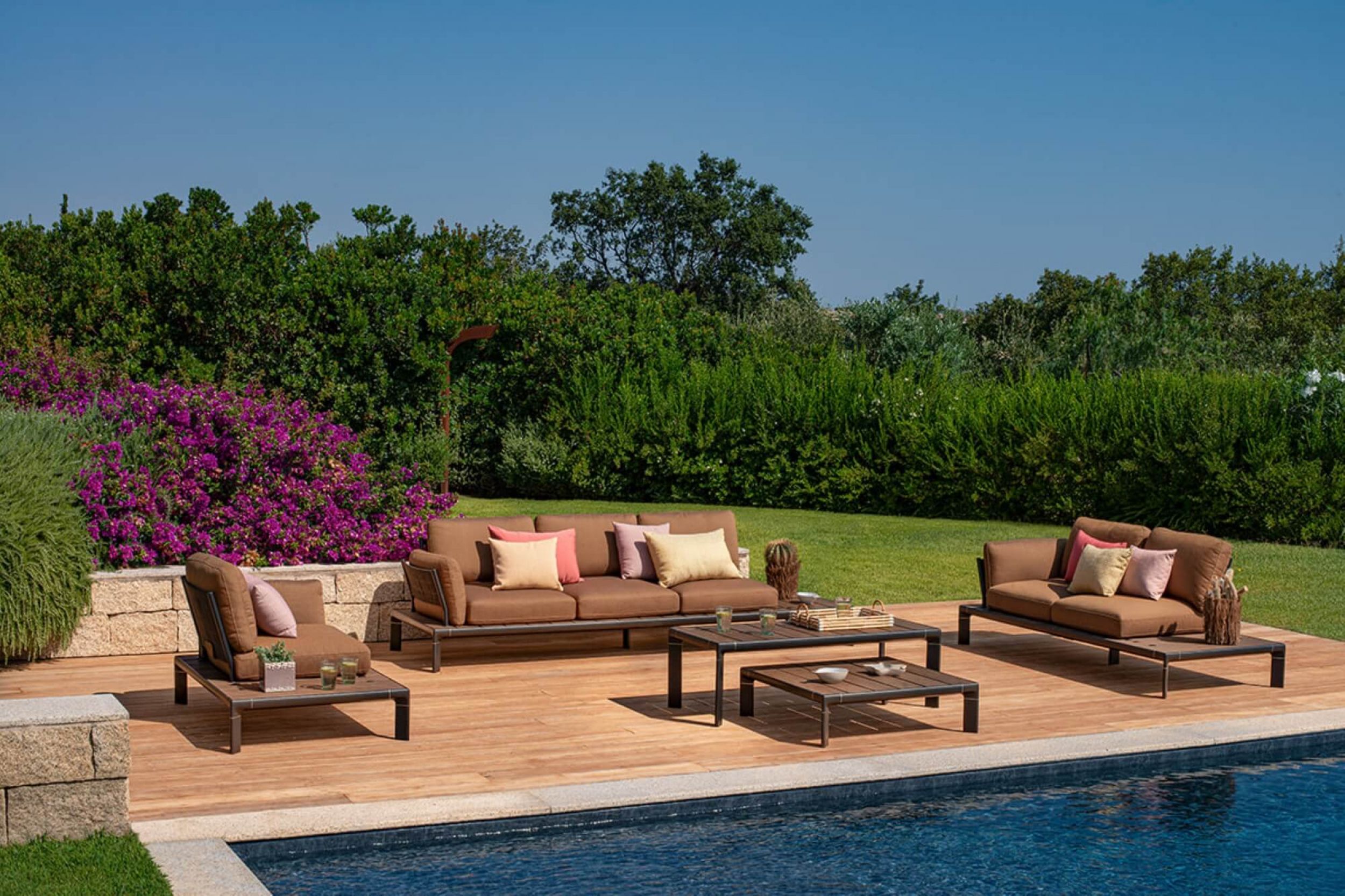 Salon de jardin en aluminium vernis collection Tami par Emu à Bordeaux