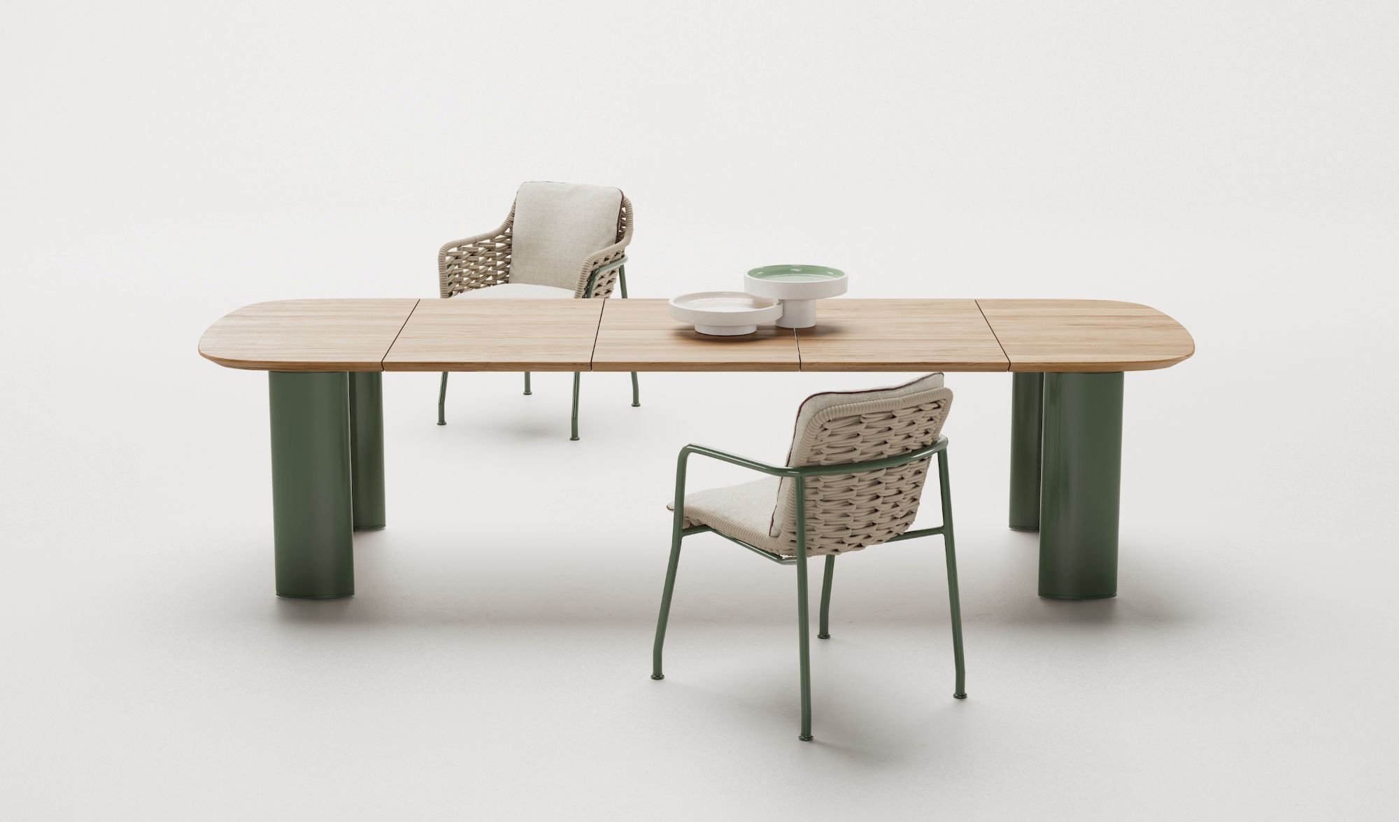 Table de repas au design épuré et esprit rétro, collection Tilos par Kettal à Toulon