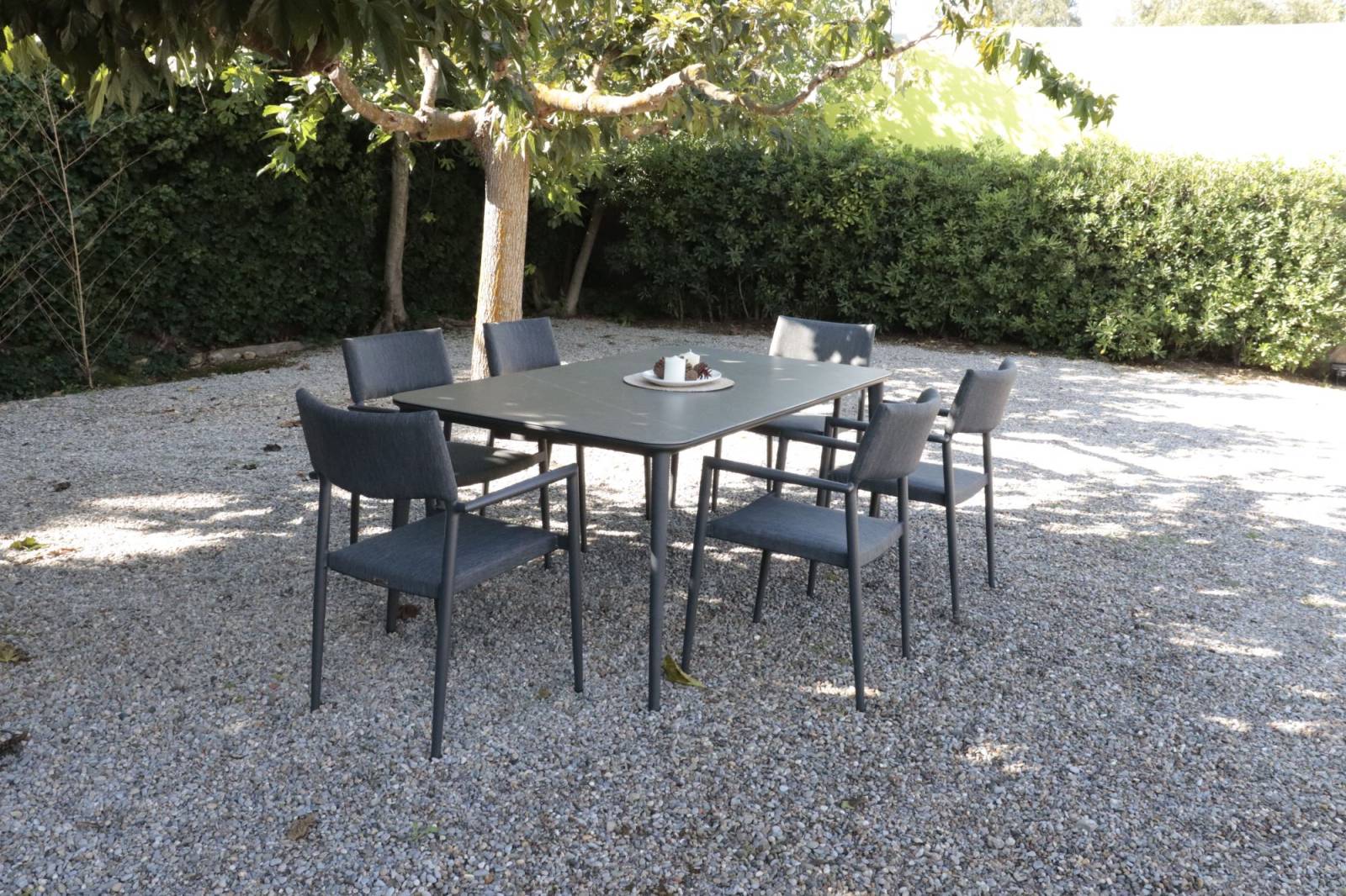 Plateau en céramique de la table de repas collection Timo par SELECTION à Paris