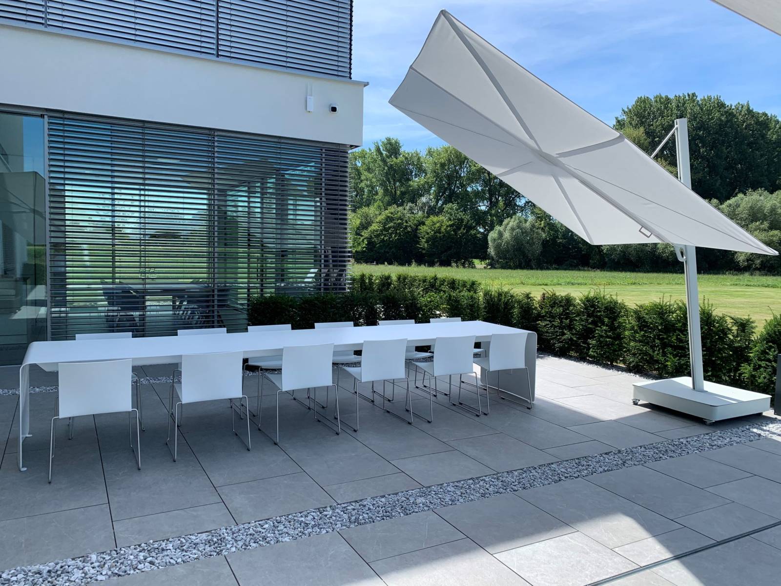 Parasol innovant et élégant, collection SPECTRA par Umbrosa