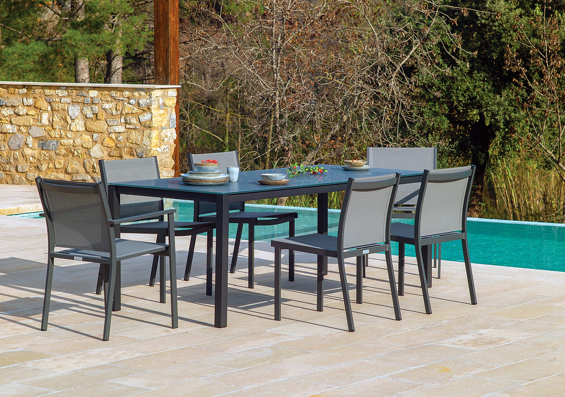 Ensemble de repas pour extérieur gris anthracite en aluminium à Nice