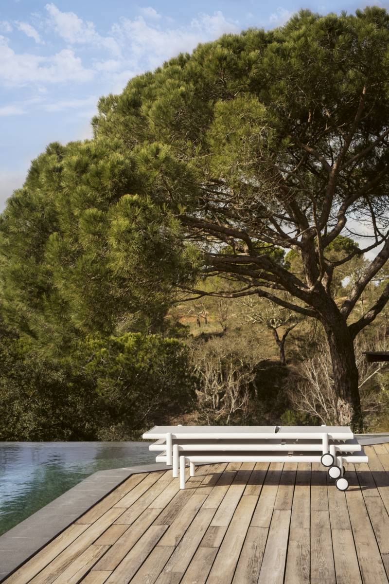 Transat empilable en aluminium thermo laqué, collection Up par EXPORMIM à Biarritz