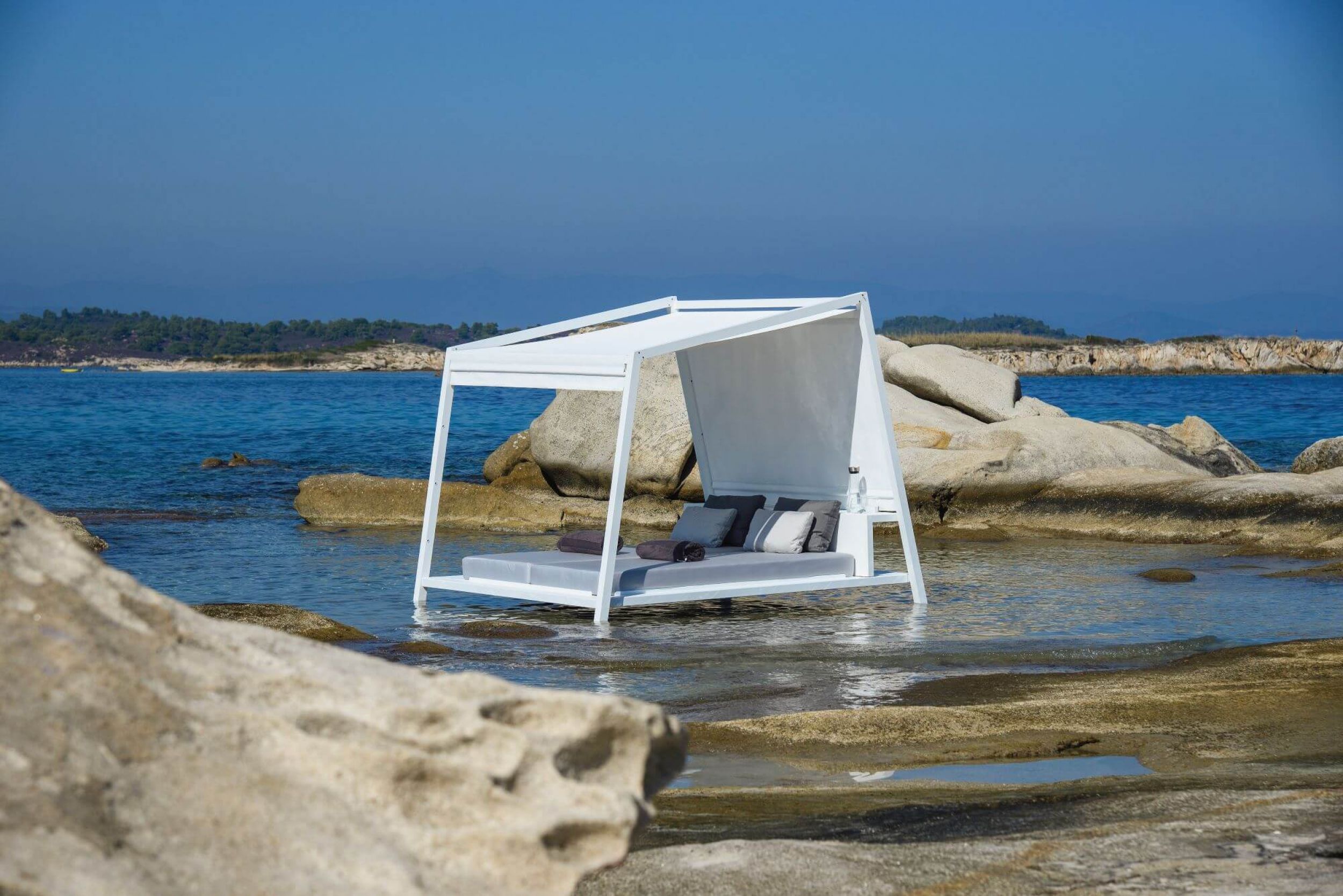 Daybed avec structure collection Pulvis par 10Deka à Antibes