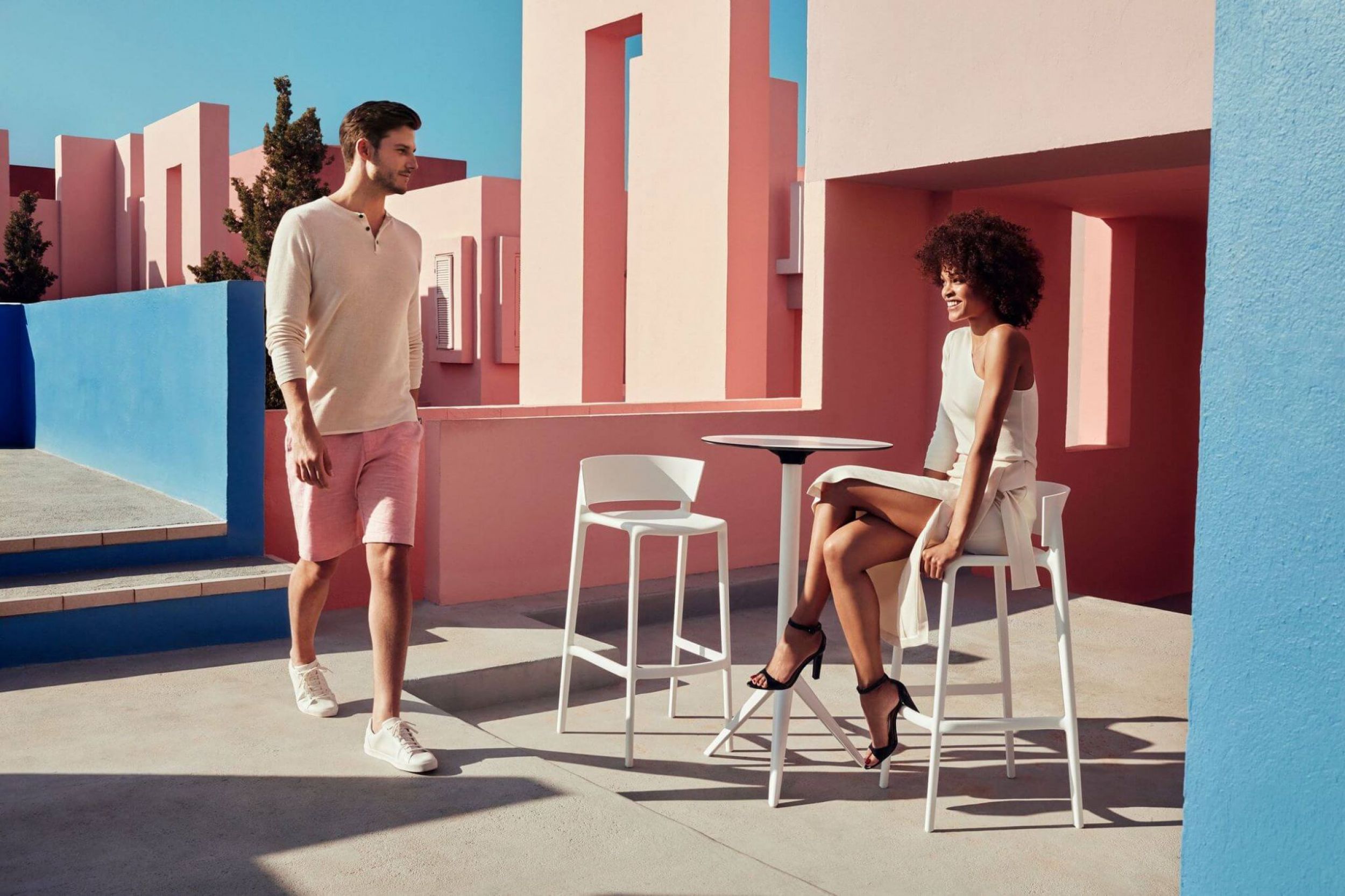 Tabouret haut de repas en polypropylène collection Africa par Vondom à Nantes