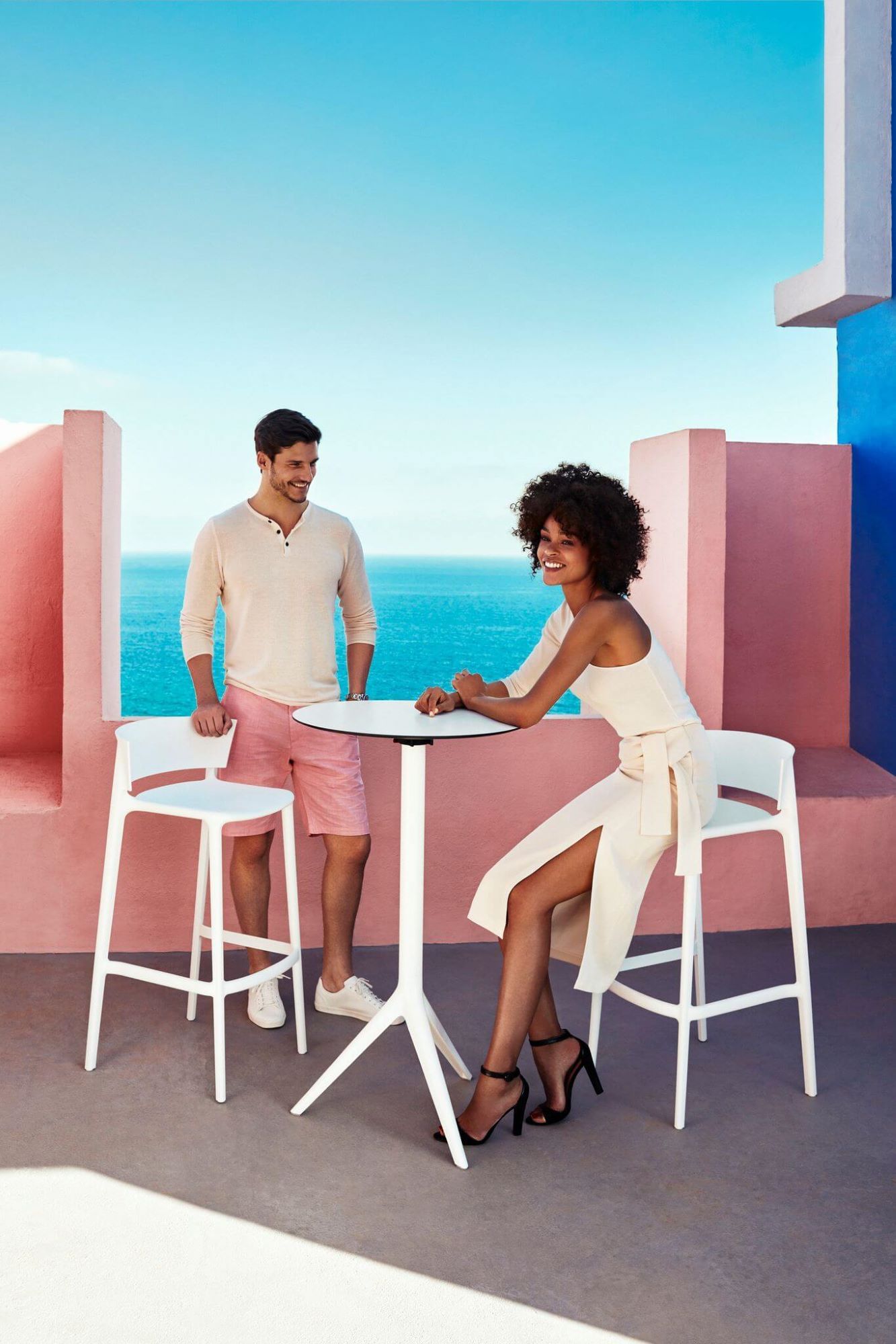 Tabouret haut de repas en polypropylène collection Africa par Vondom à Bordeaux